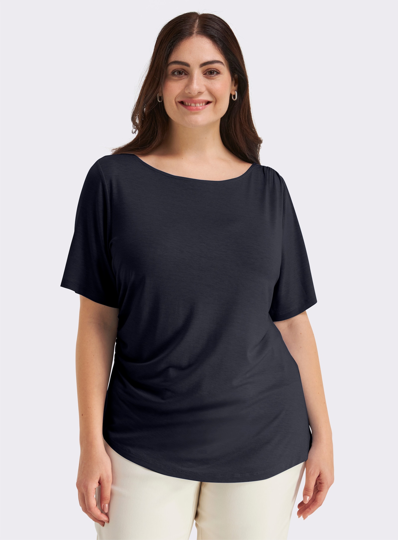 sheego Shirt mit Drapierungen in der Taille - tiefblau