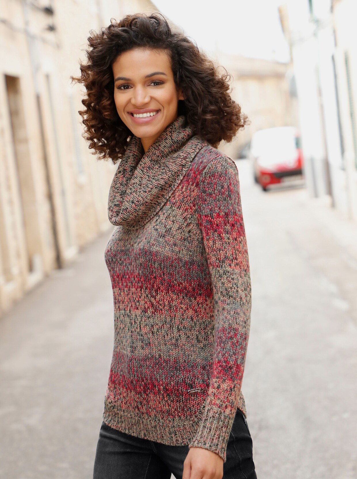 pull à col roulé - taupe-rouge à motifs