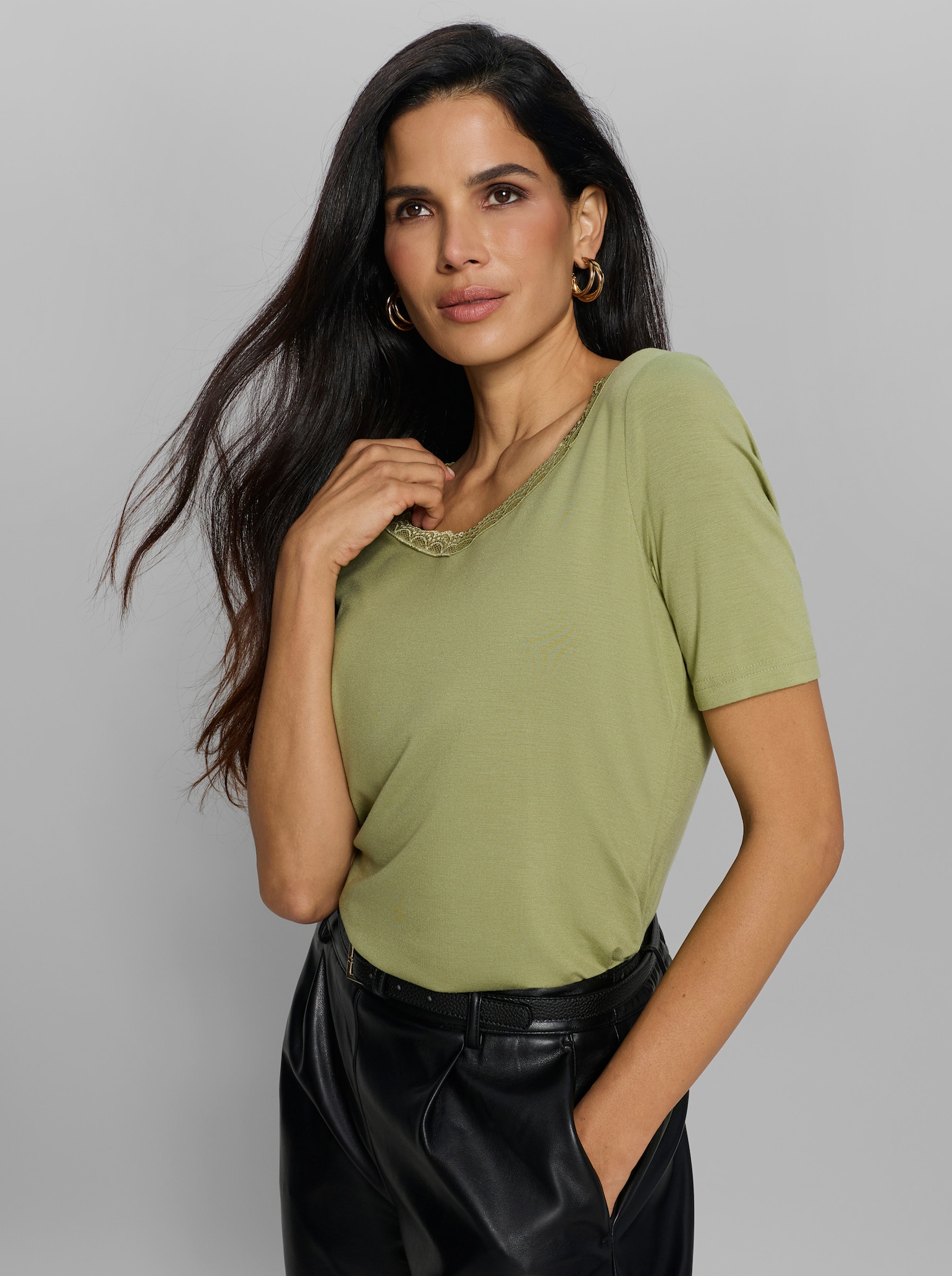 heine Kurzarmshirt mit Spitzenborte - schilf