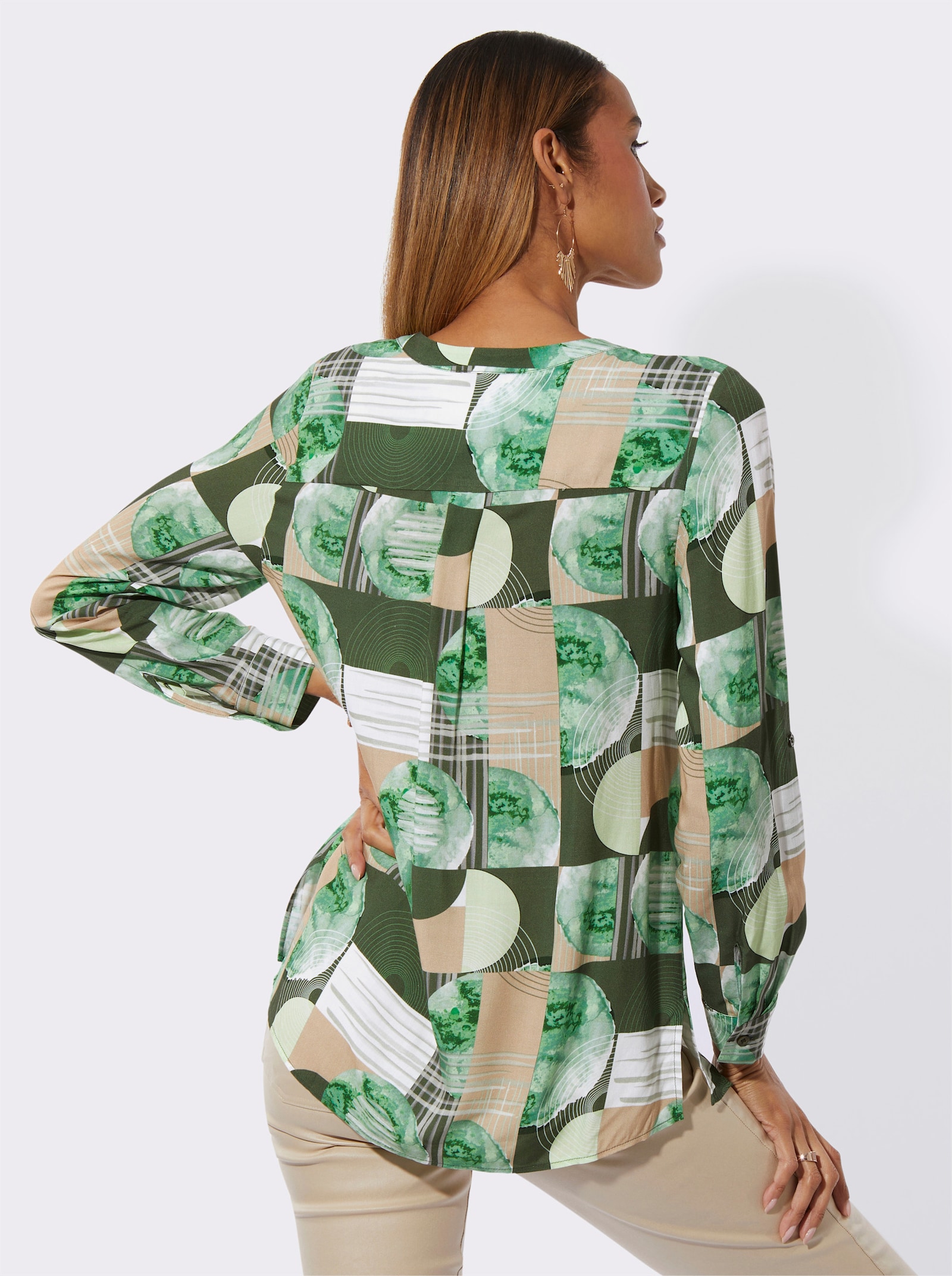 Druckbluse im figurumspielden Schnitt - khaki-pistazie-bedruckt
