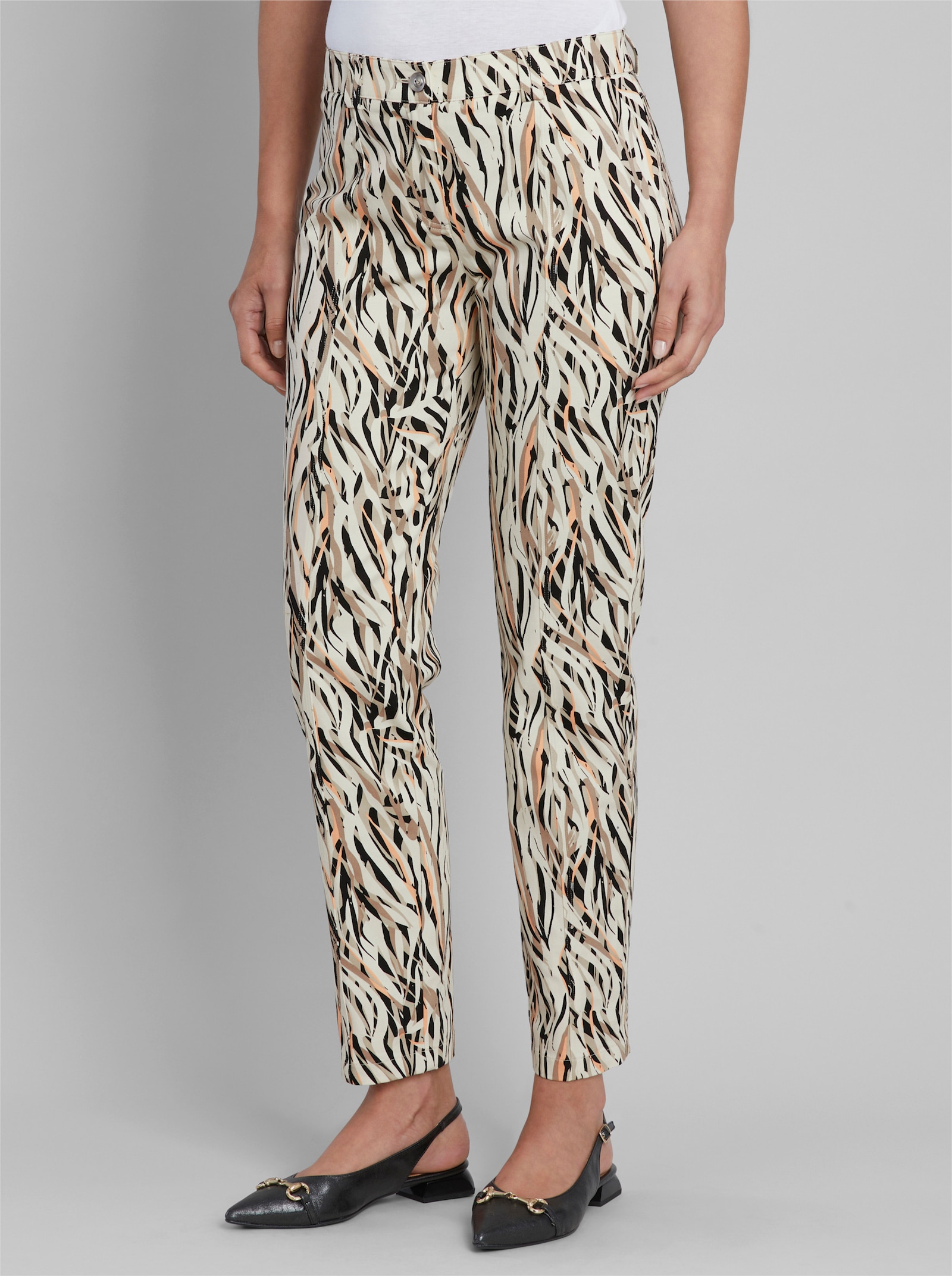 heine Druckhose in schmaler Form - champagner-schwarz-bedruckt