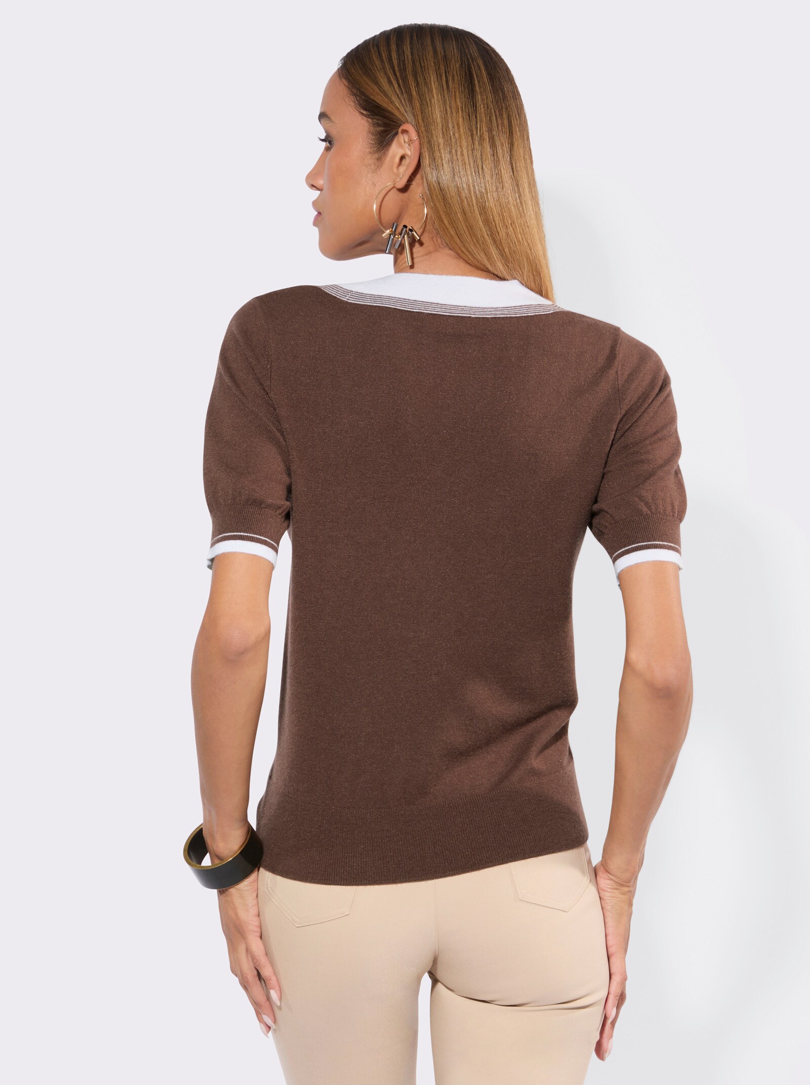 V-Ausschnitt-Pullover in Feinstrick-Qualität - schoko-ecru