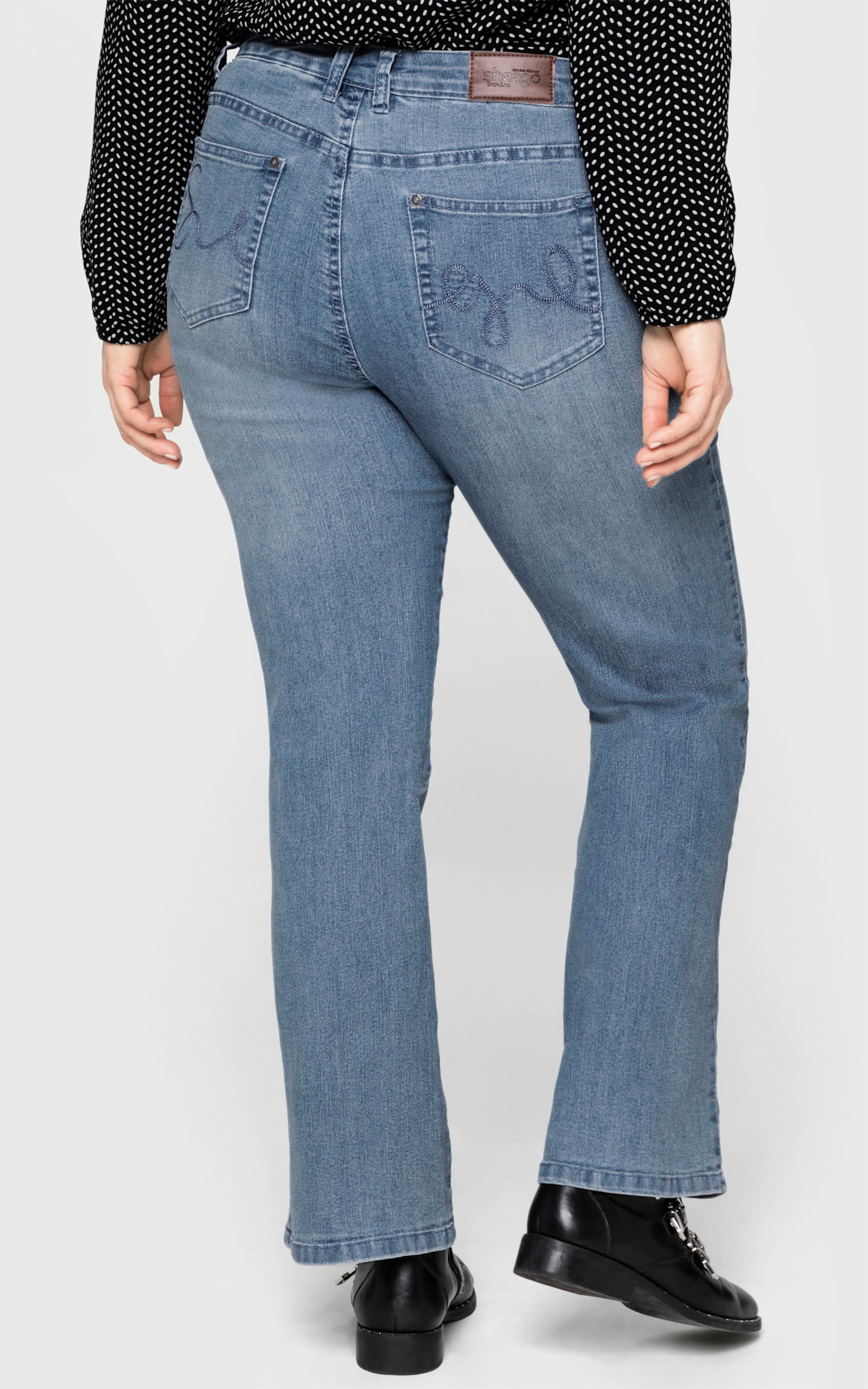 sheego Bootcut-Jeans mit Used-Effekten - light blue-denim