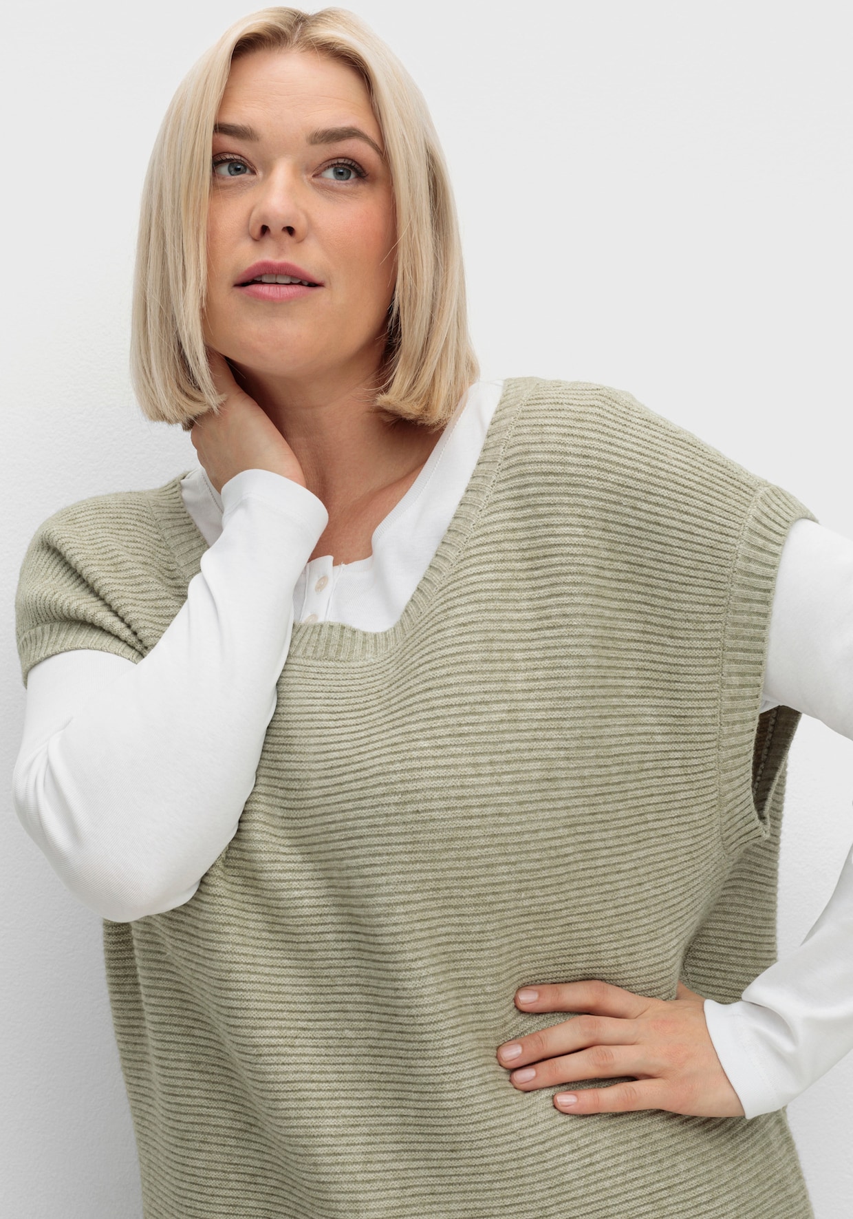 Pullunder mit weitenregulierbarem Saum - khaki-meliert