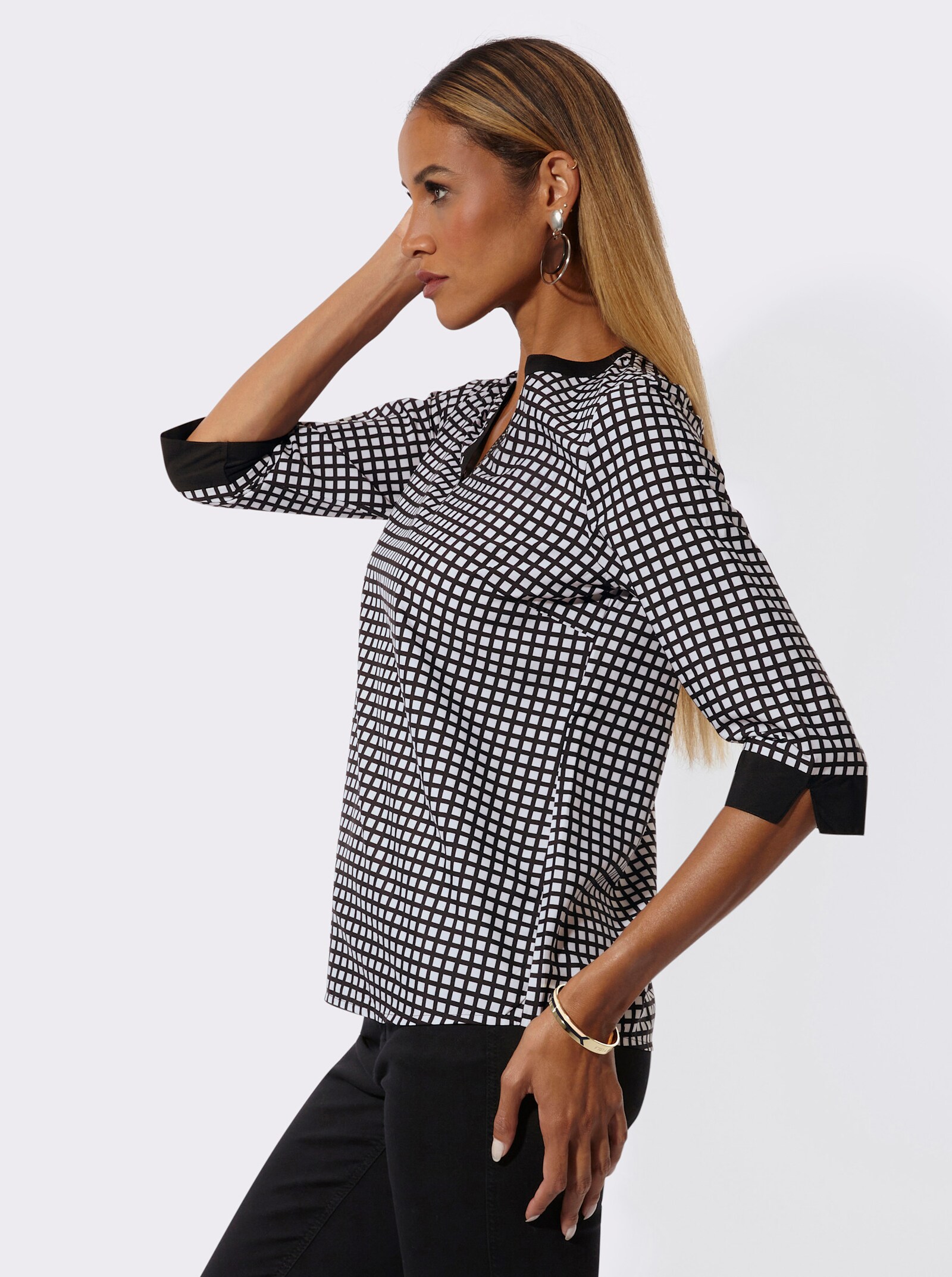 Druckbluse mit Kellerfalte hinten - schwarz-ecru-bedruckt