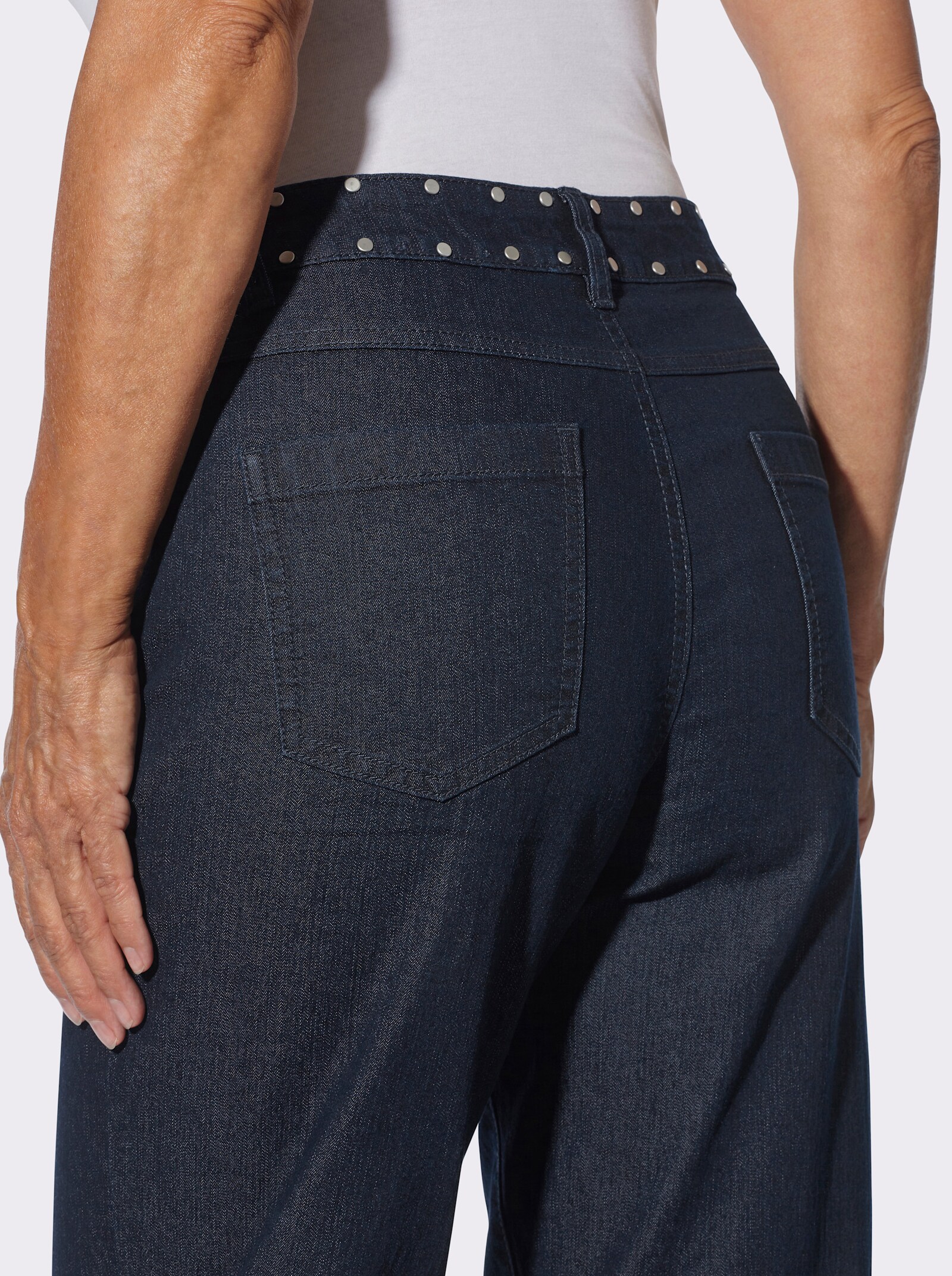 Jeans mit Ziernieten - dark blue