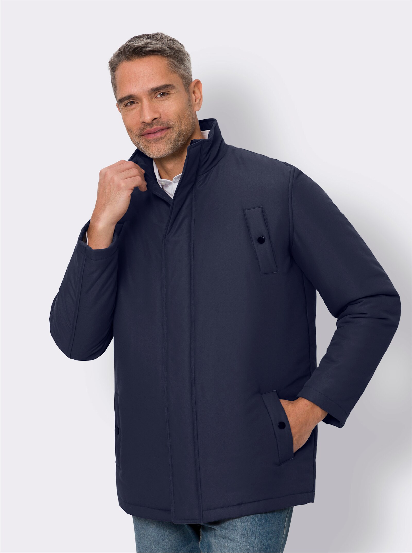 Winterjacke mit vielen Taschen - marine