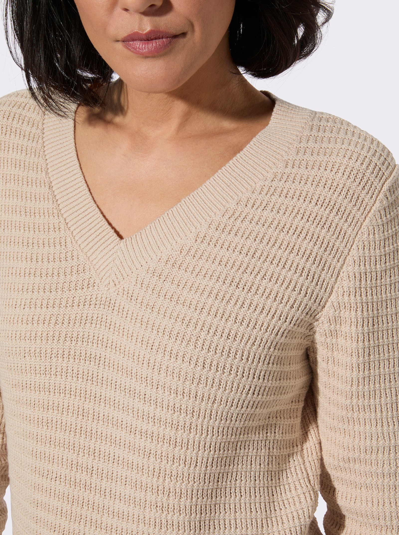 V-Ausschnitt-Pullover mit geripptem Saum - elfenbein