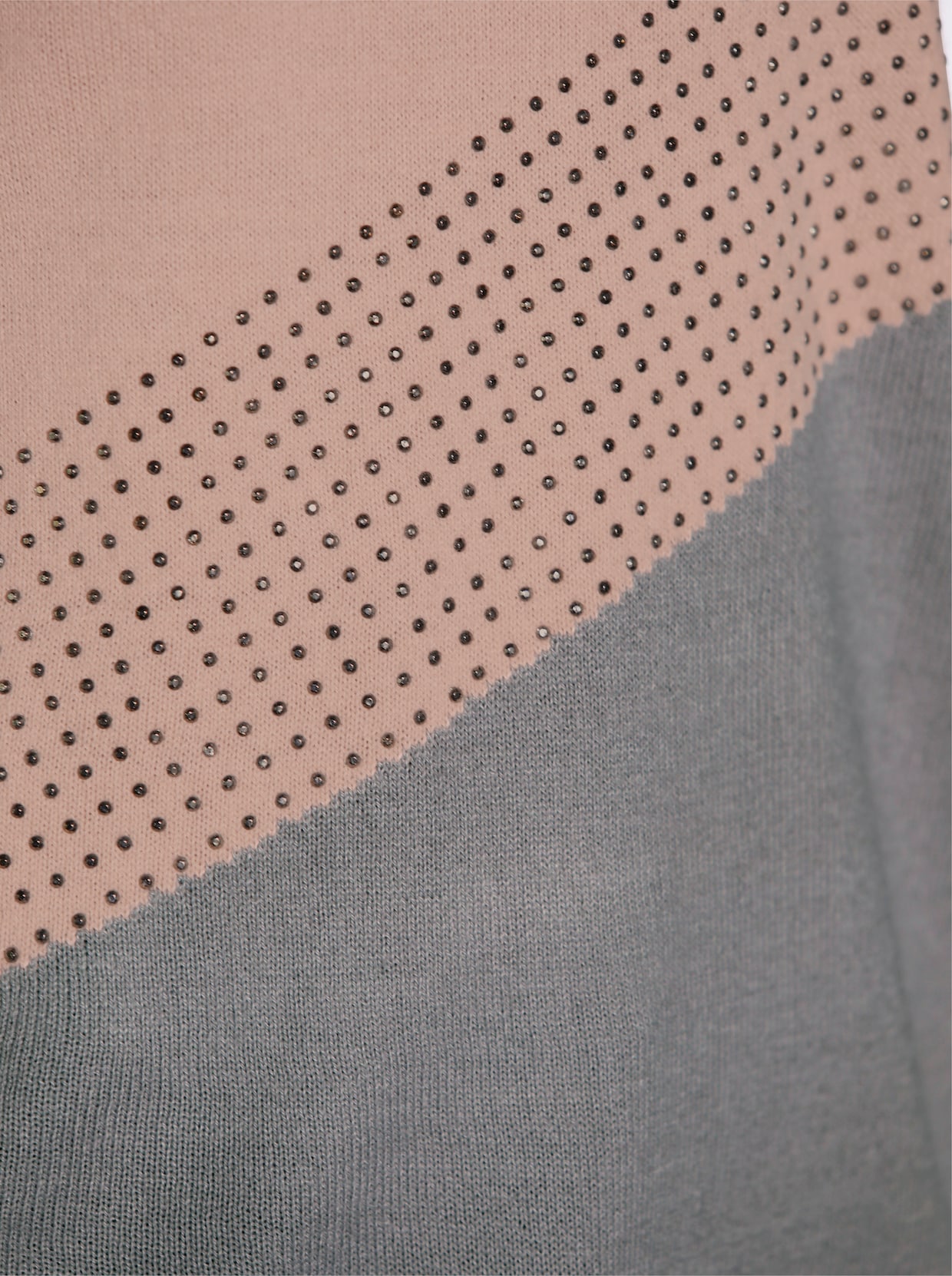 Volný svetr - pudrová-vzor