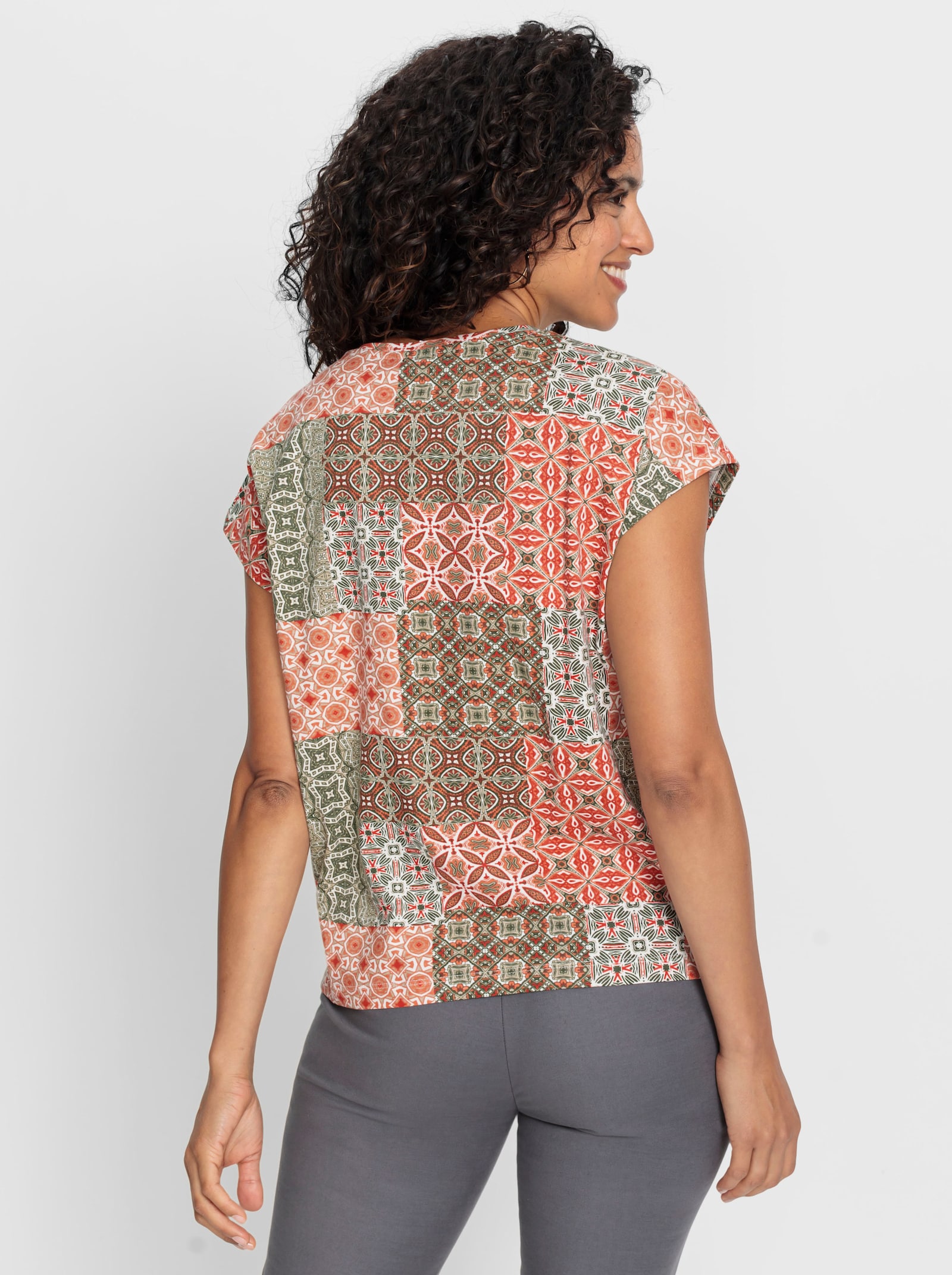 Rundhalsshirt in Patch-Optik - papaya-khaki-bedruckt