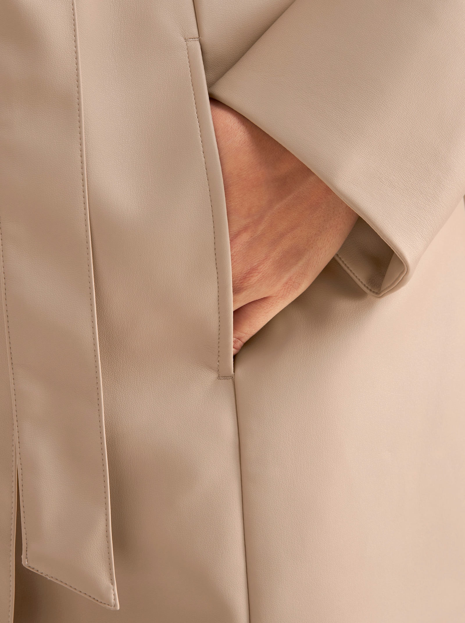 sheego Longjacke aus Lederimitat - beige