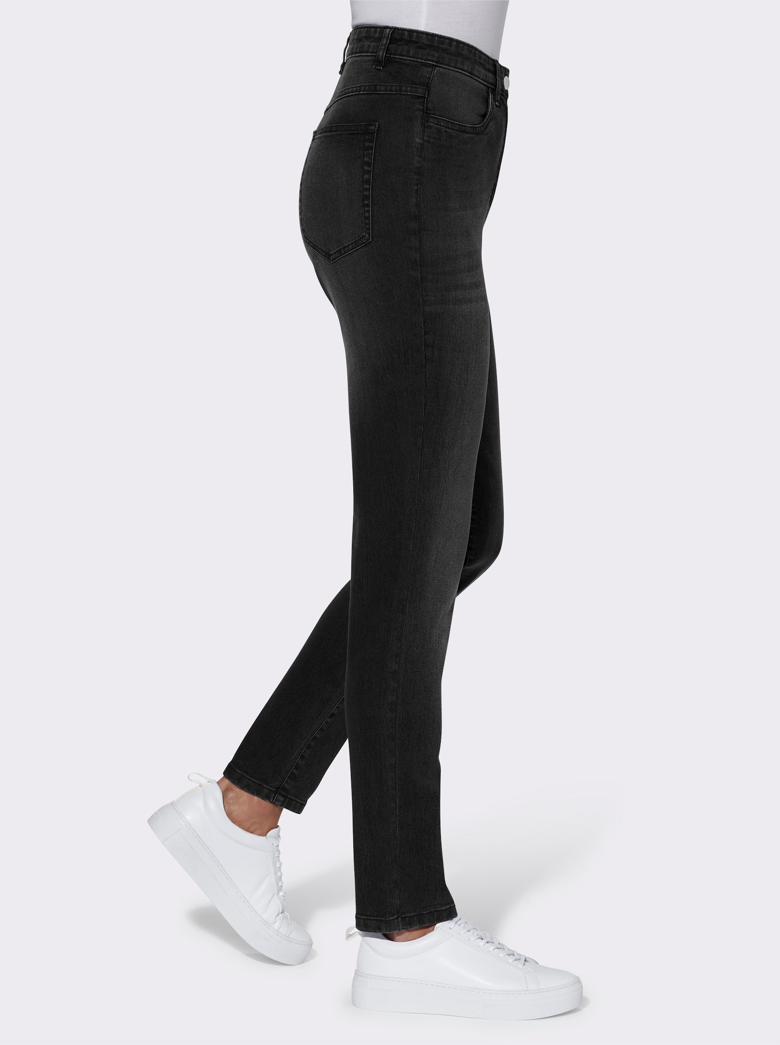 High-waist-Jeans in Karottenform - black denim