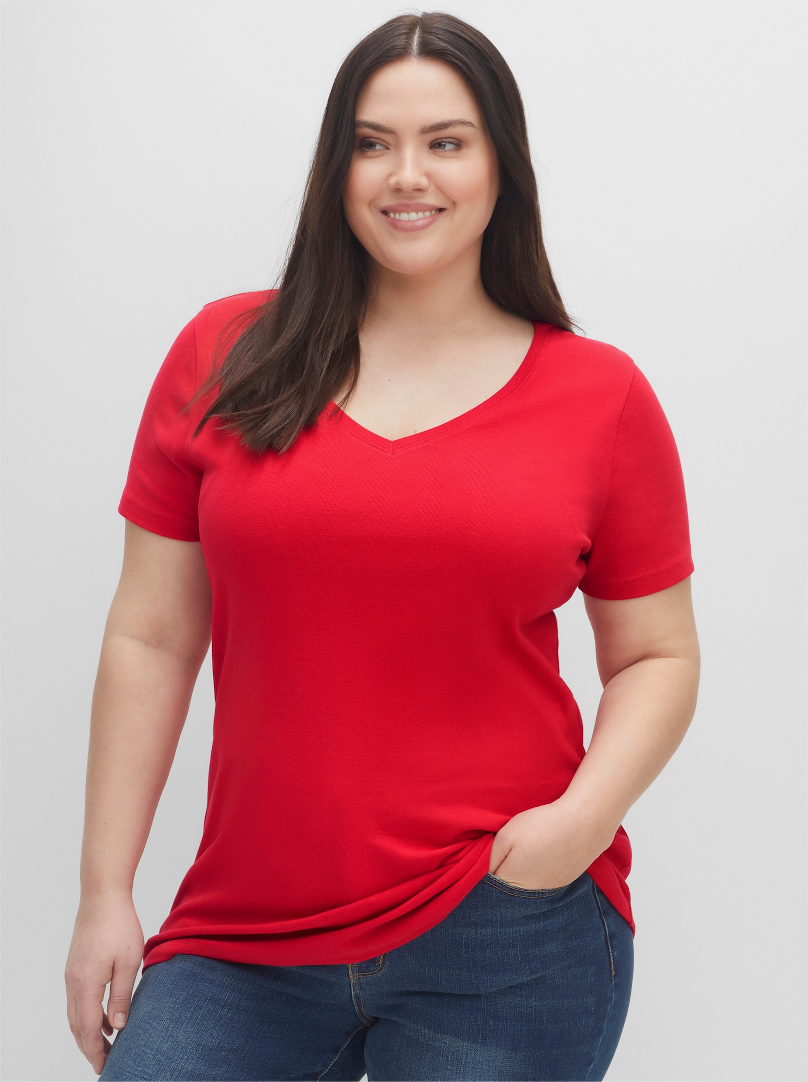 sheego T-shirt met V-hals, in set van 2 - zwart + klaproosrood