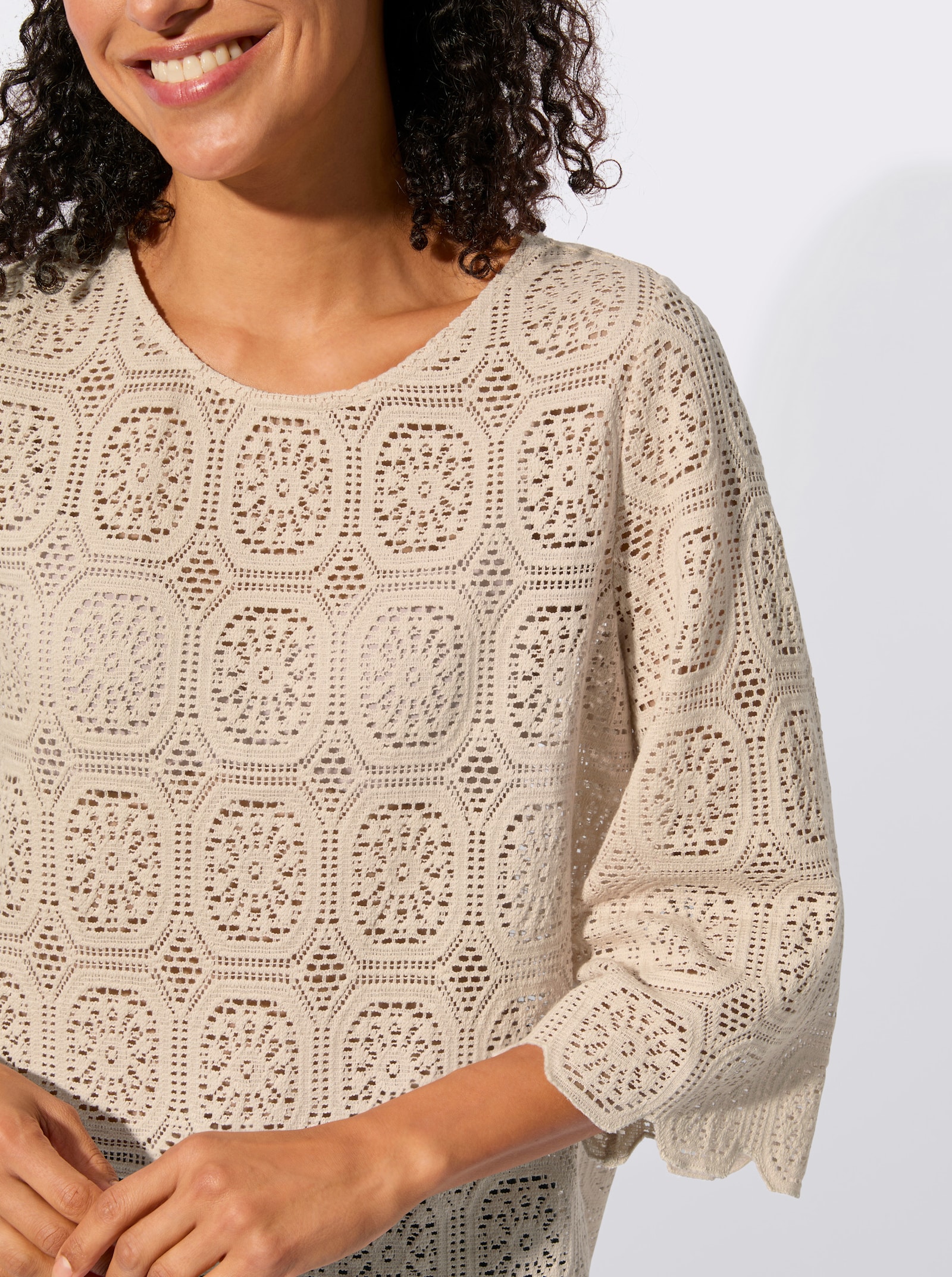 Spitzentunika mit Trompetenärmeln - sand