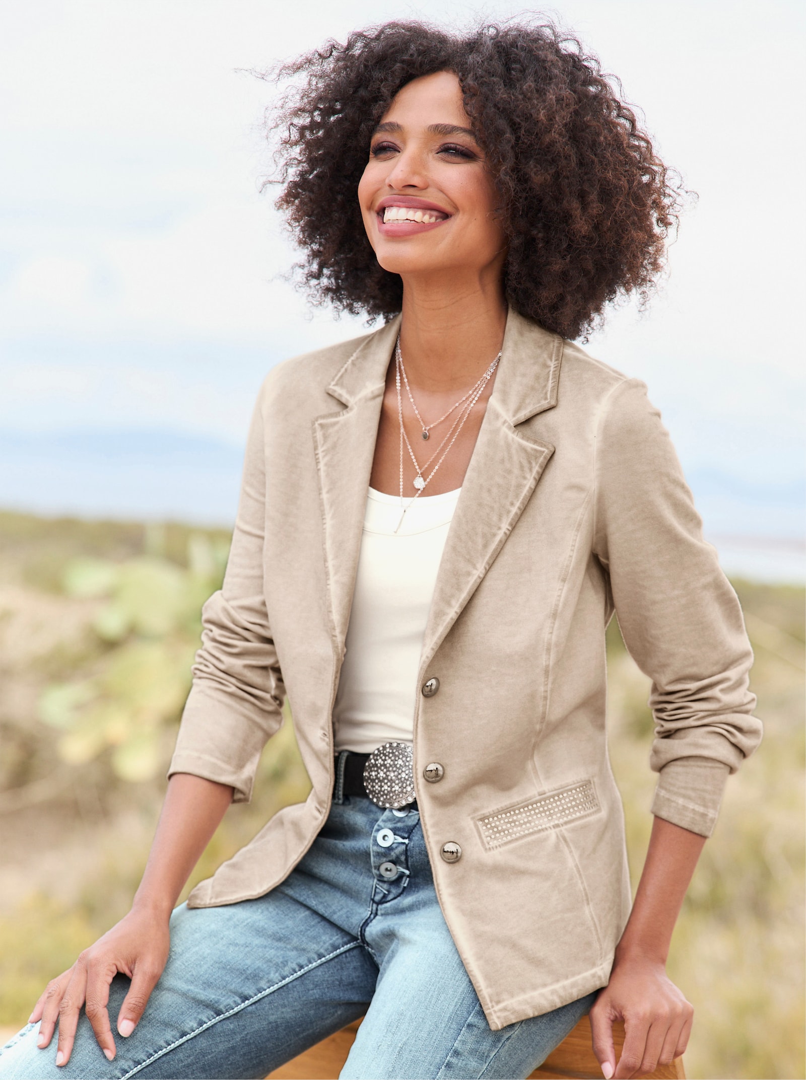 heine Sweatblazer mit Ziersteinen - beige