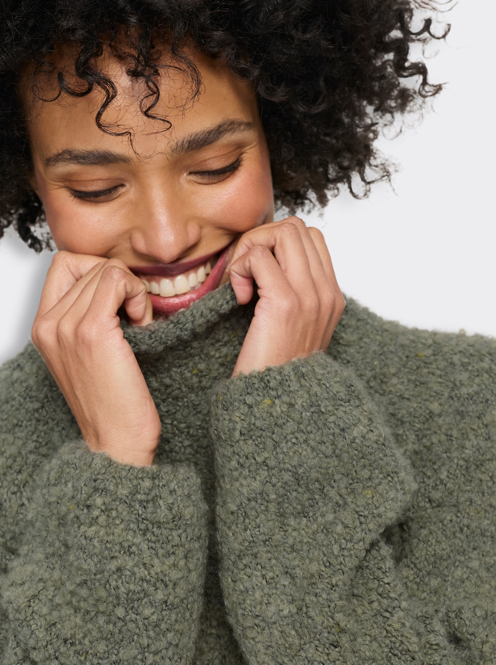 heine Strickpullover in Bouclé-Strick - khaki-schilf-meliert