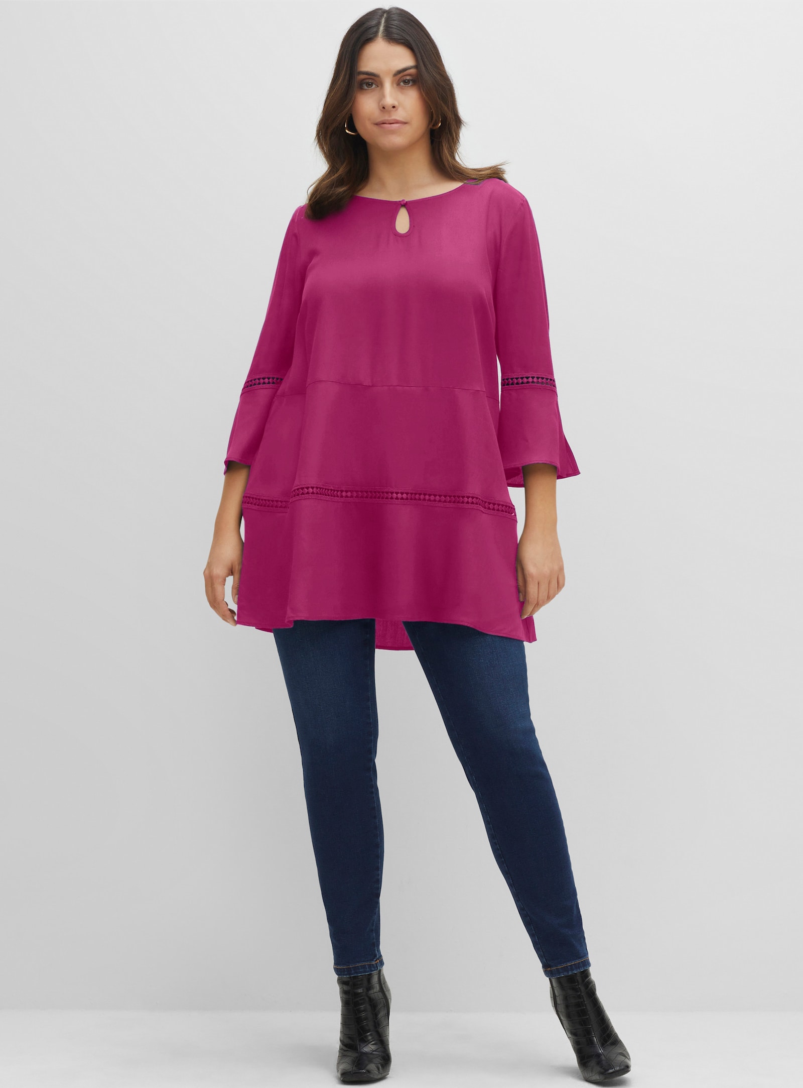 sheego Tunique évasée avec détails ajourés - magenta