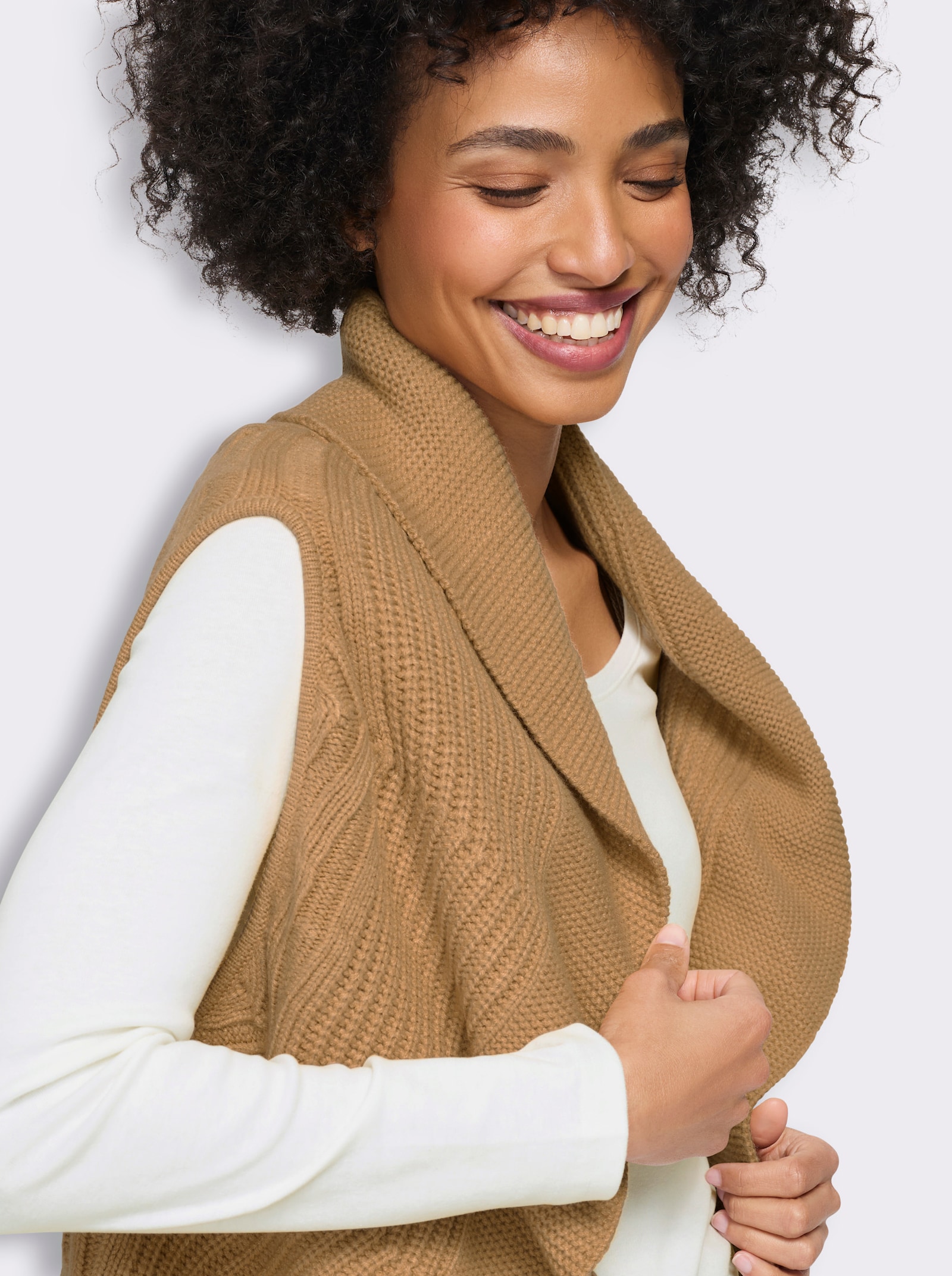 heine Strickjacke mit Ajourmuster - camel