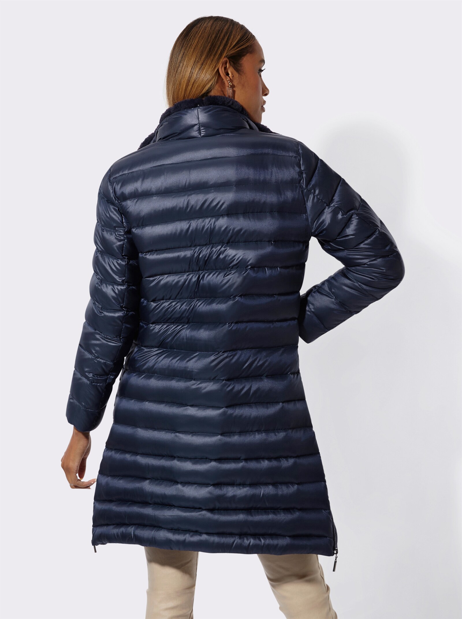 Daunenmantel mit abknöpfbarem Fellimitat-Kragen - marine