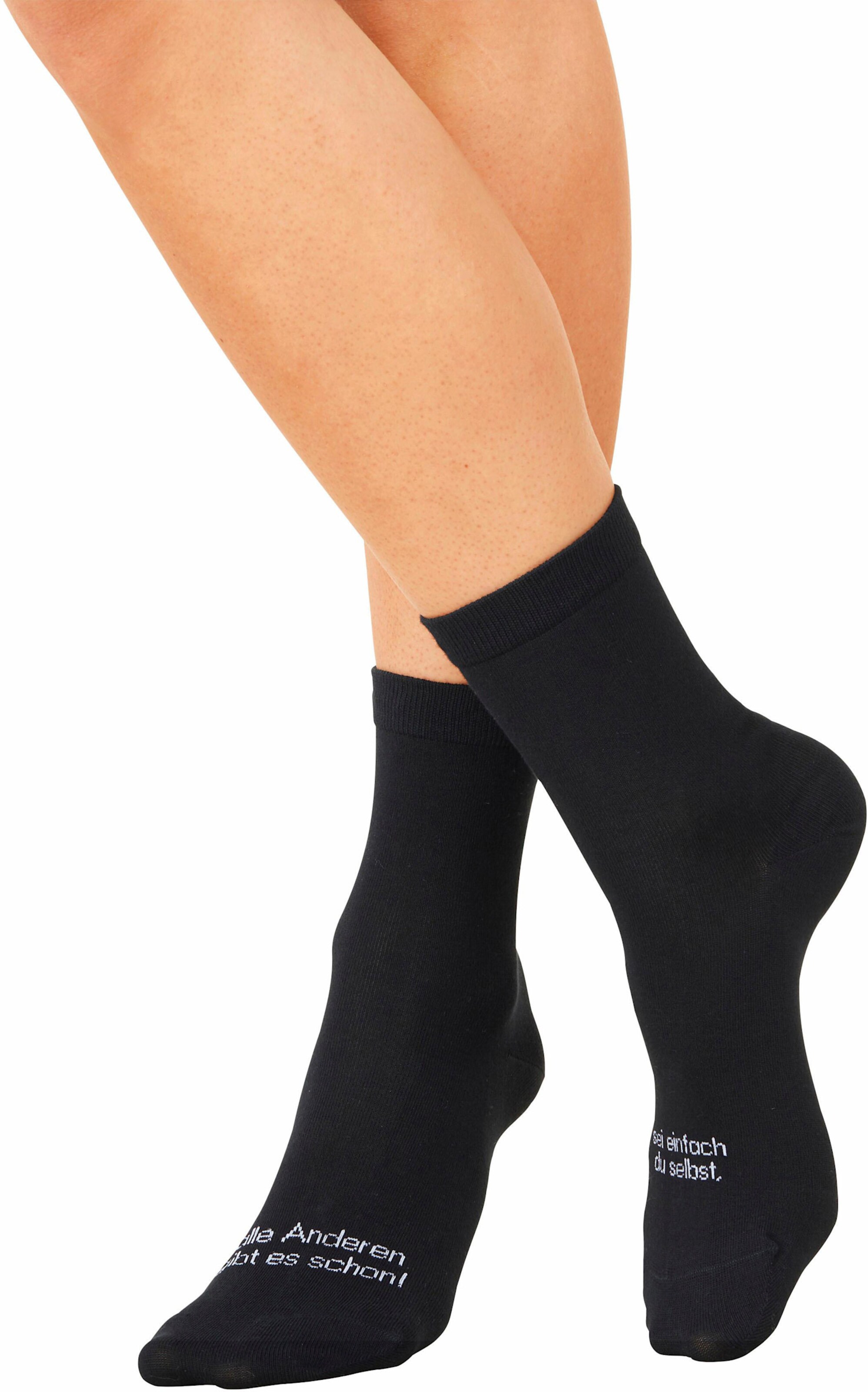 Socken in günstig Kaufen-Socken in schwarz von Bench.. Socken in schwarz von Bench. <![CDATA[Socken im Beutelrucksack.]]>. 