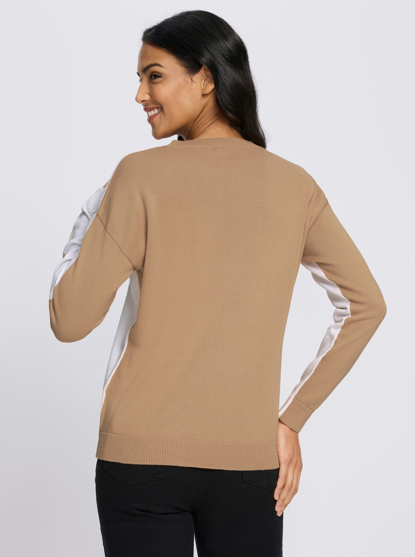 Rundhalspullover mit Kontrasten - ecru-camel