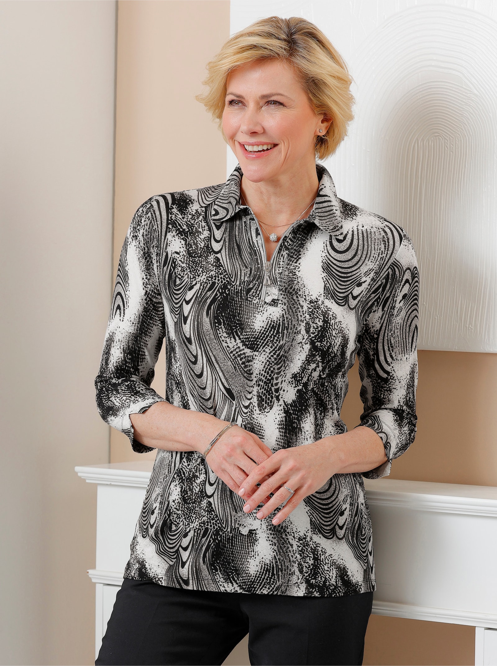 Poloshirt im Kontrast-Druck - schwarz-ecru-bedruckt