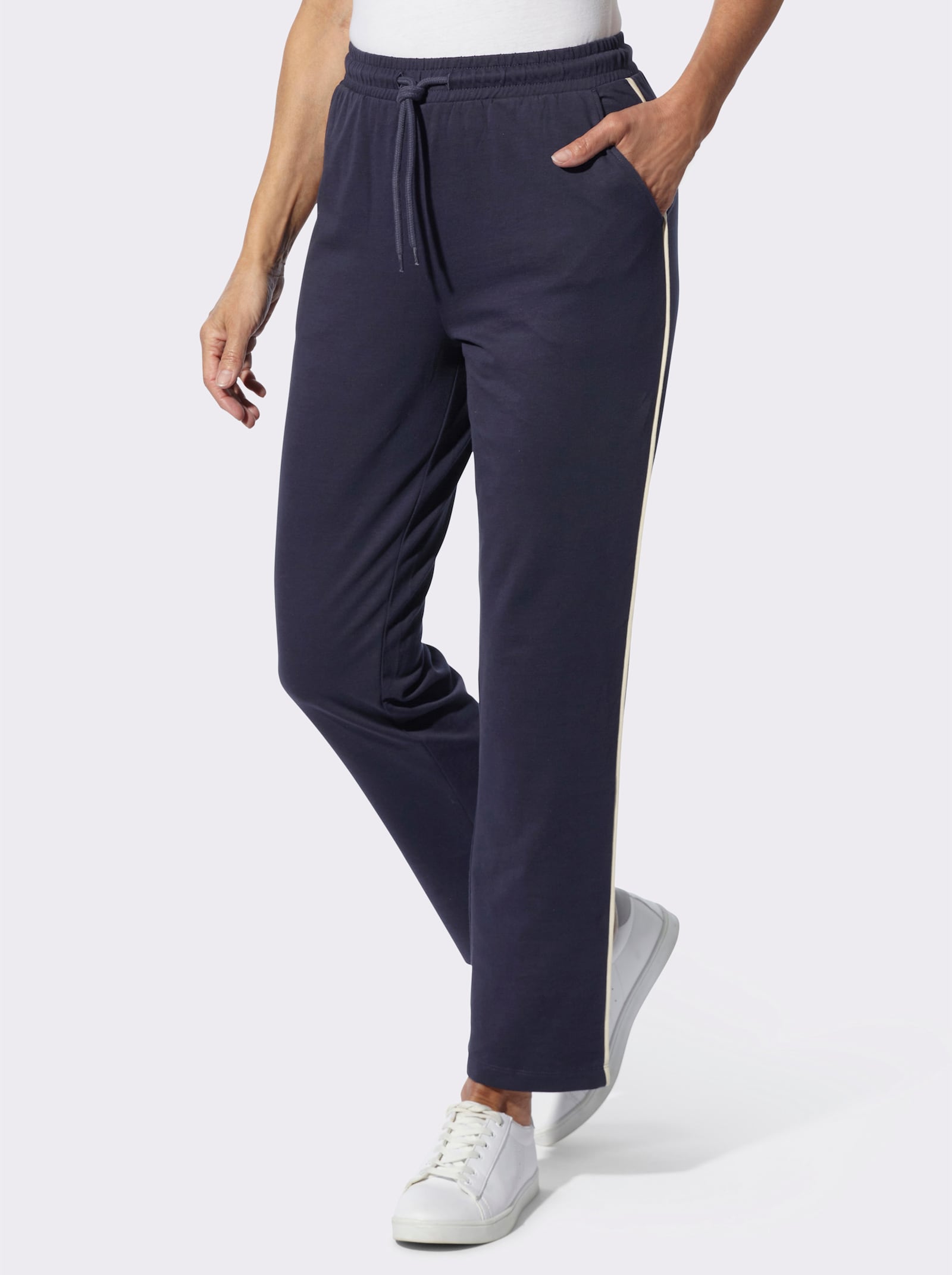 Freizeithose mit Kontrastpaspeln - marine