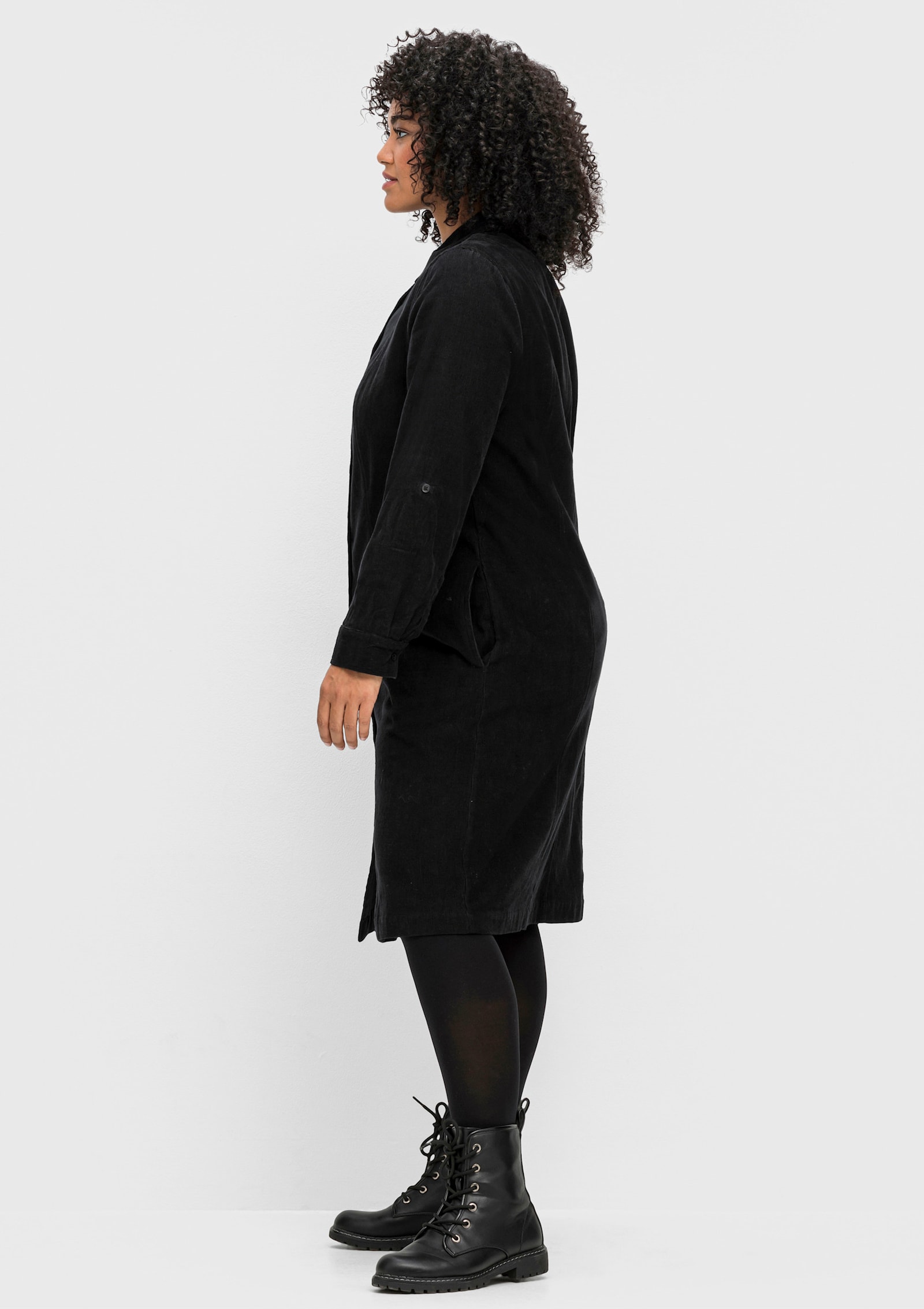 sheego Robe-chemiser en velours côtelé doux - noir