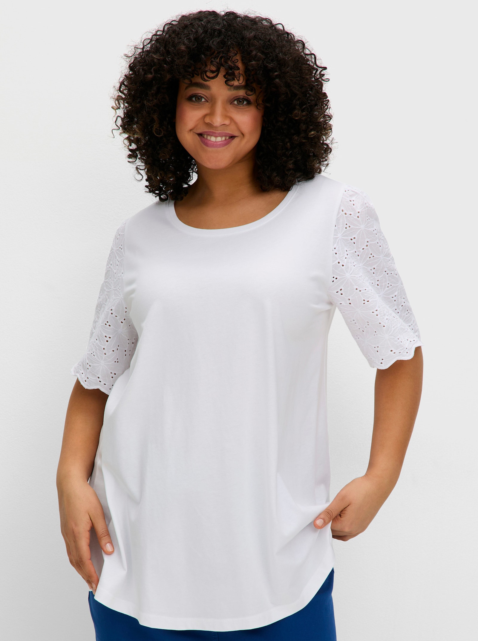 sheego Rundhalsshirt mit Flügelärmeln. leichte A-Linie - ecru