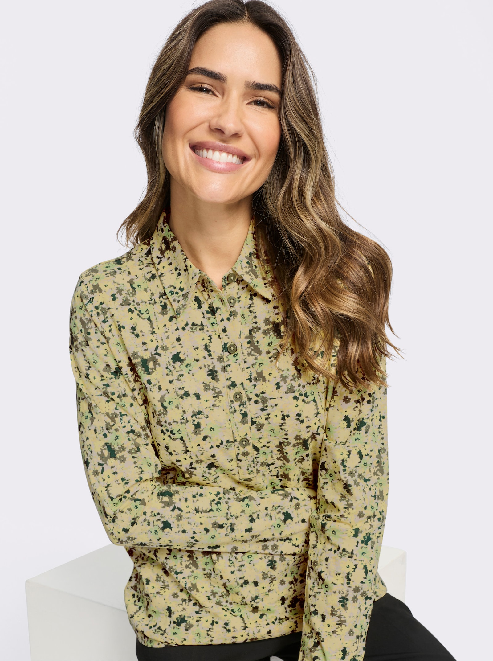 Poloshirt mit kurzer Knopfleiste, geblümt - elfenbein-zitrone-bedruckt