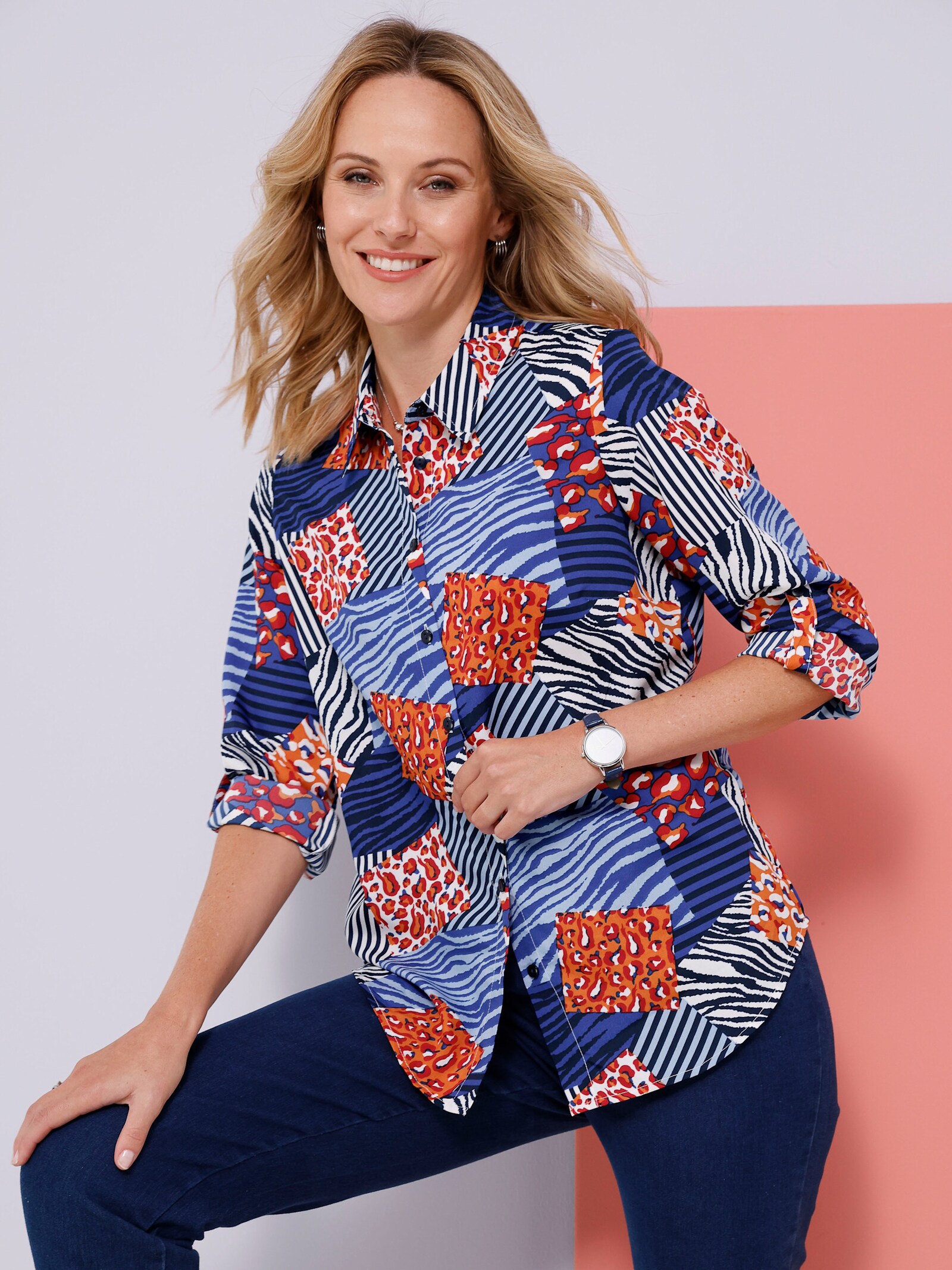 Långärmad blus i mönsterblandning - marin-ecru, med tryck