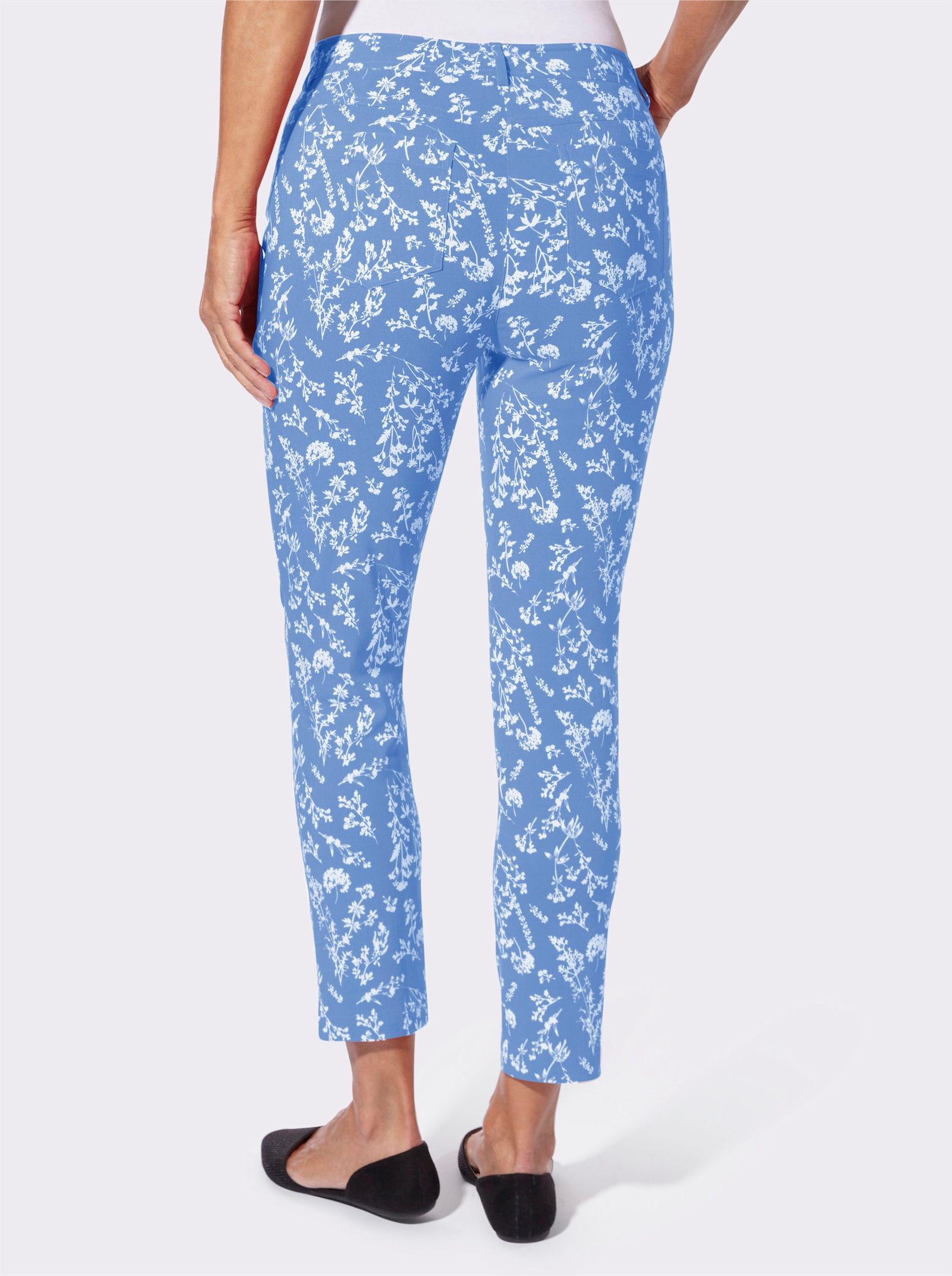 Bengalinhose mit floralem Druck - himmelblau-ecru-bedruckt