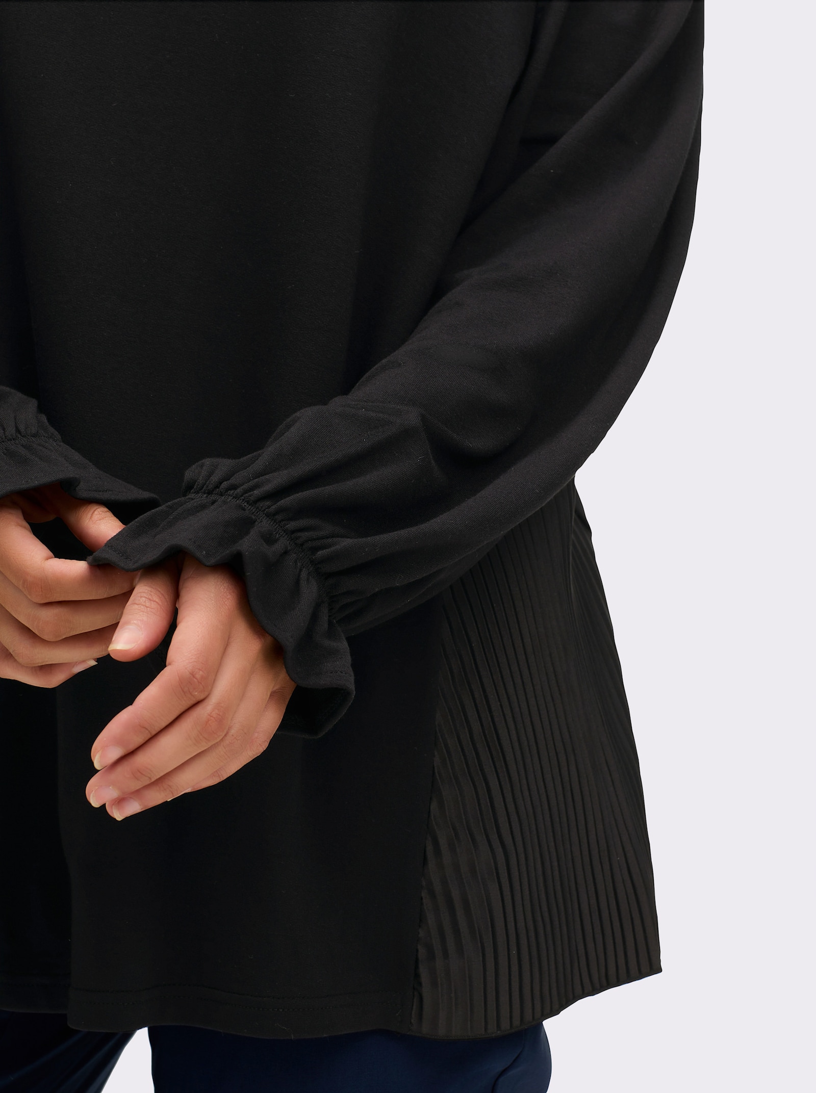 sheego Sweatshirt mit Ballonärmeln und Rundhalsausschnitt - schwarz