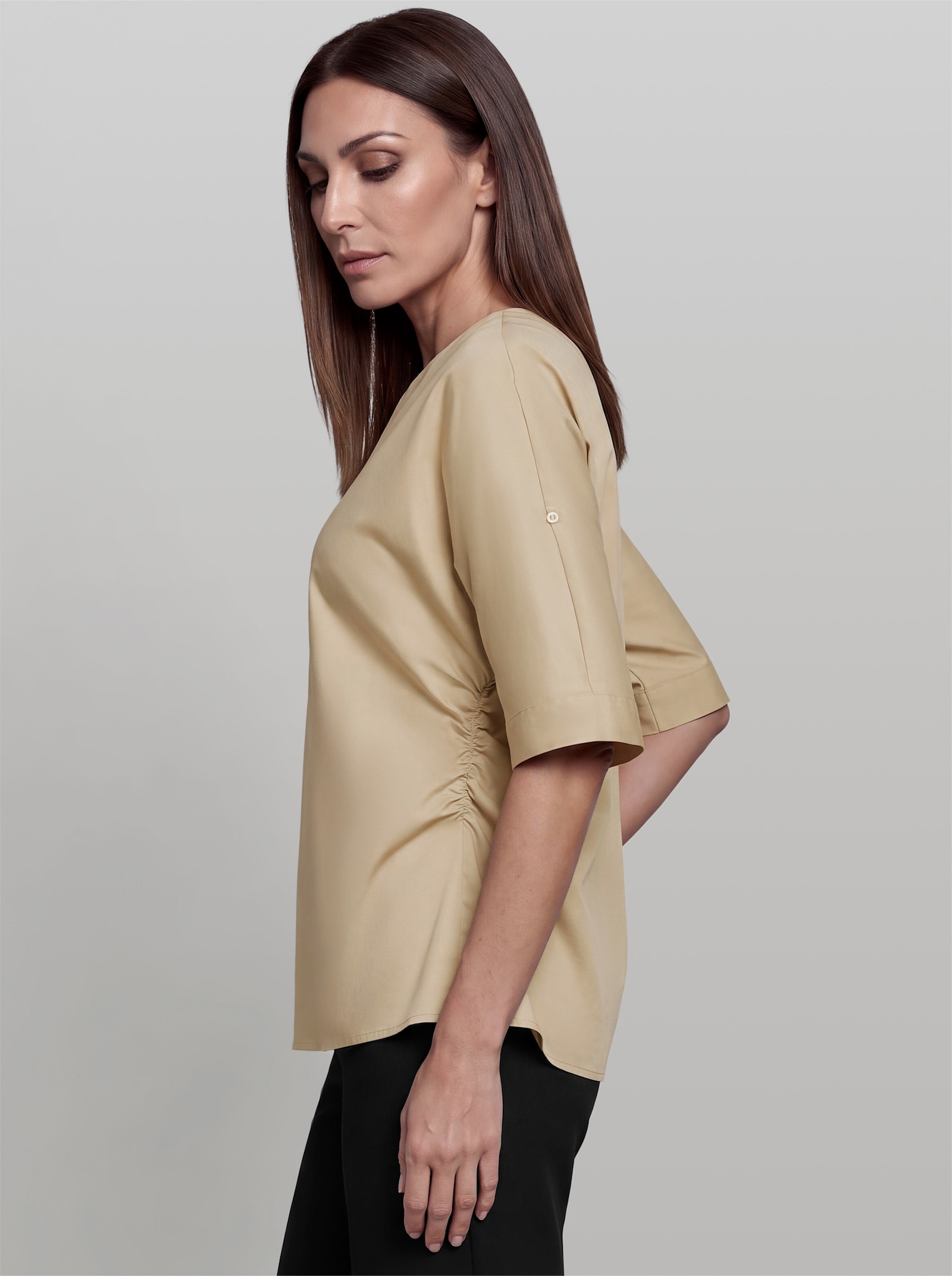 heine Baumwollbluse mit seitlicher Raffung - sand