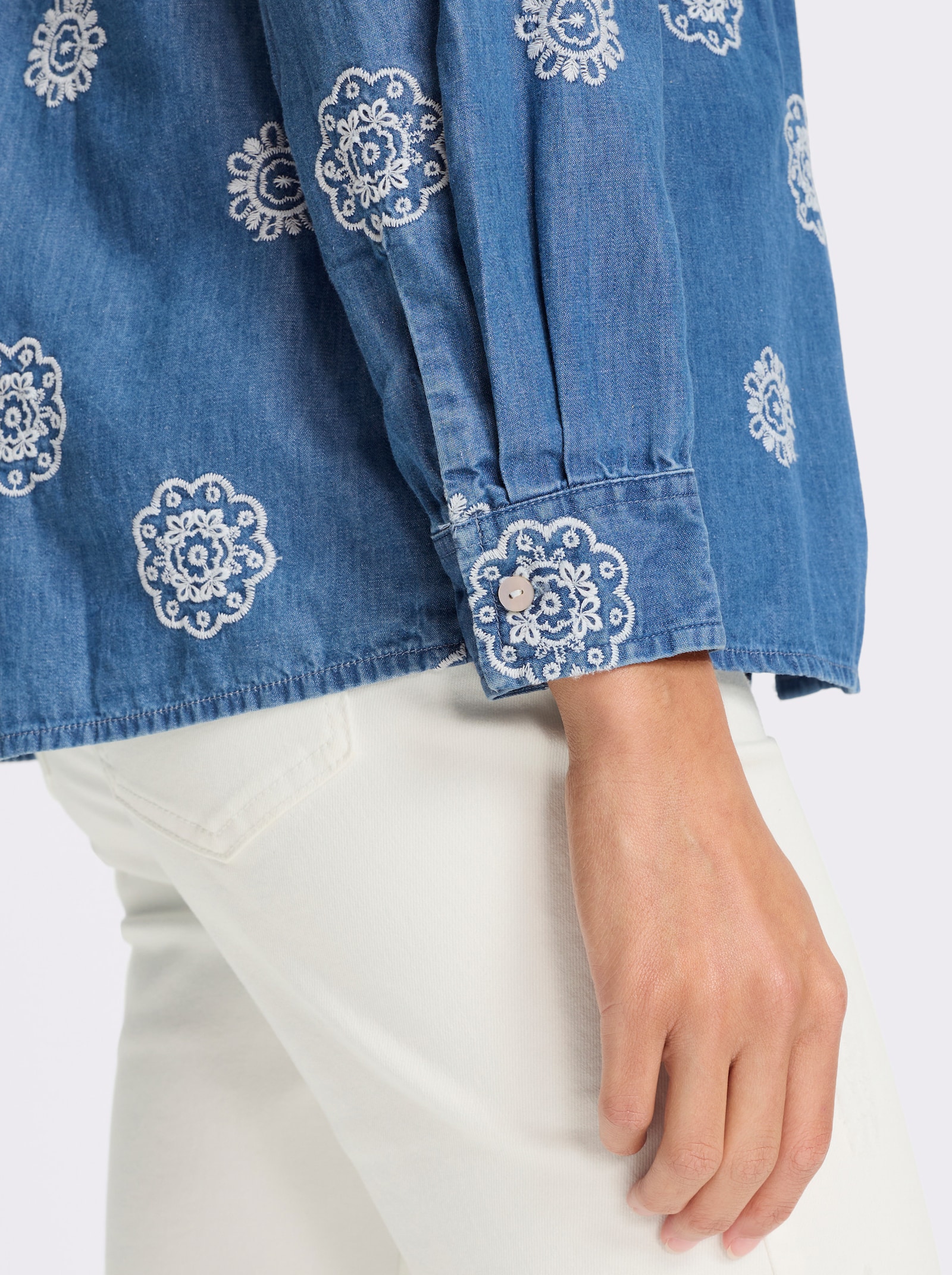 heine Hemdbluse mit Blumenstickerei - blue-bleached