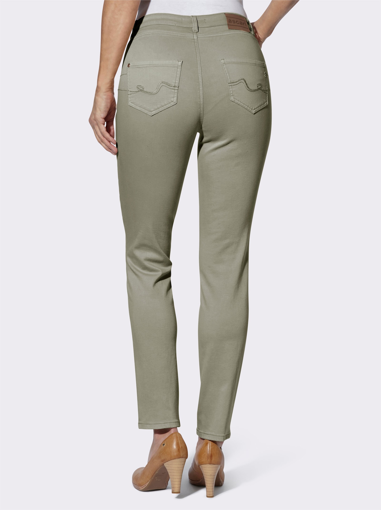 5-Pocket-Jeans in Magic-Stretch-Qualität - khaki
