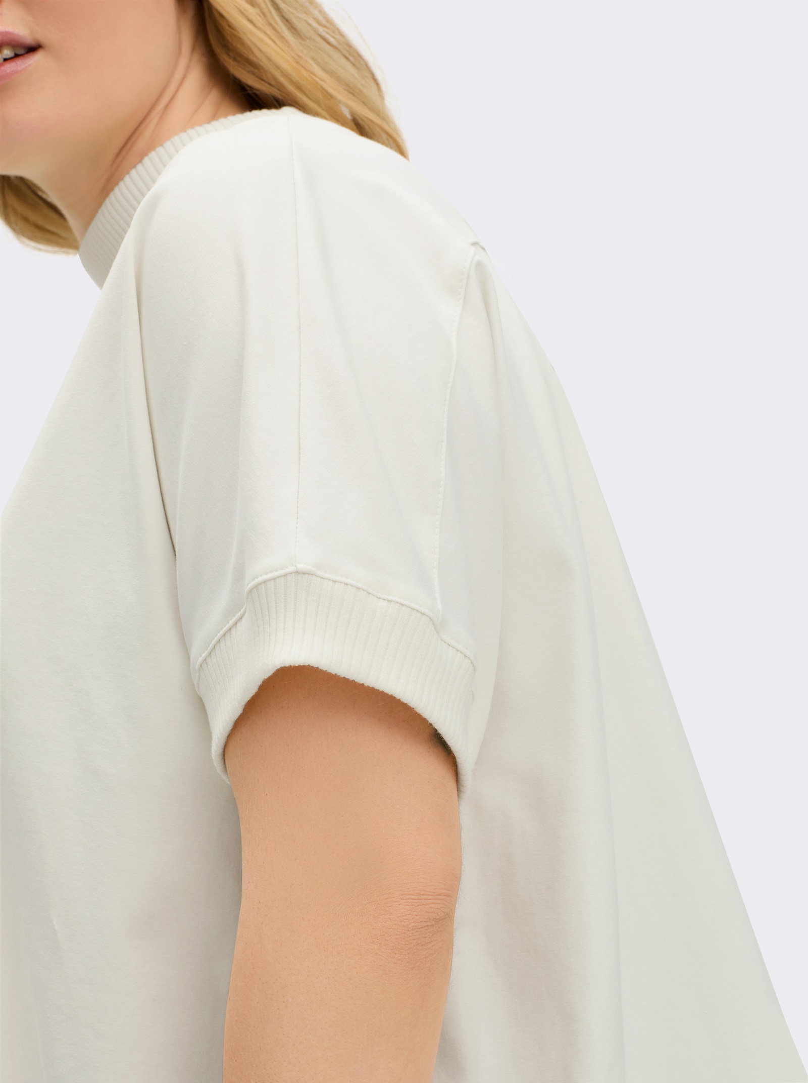 Stehkragenshirt mit Fledermaus-Ärmeln - ecru