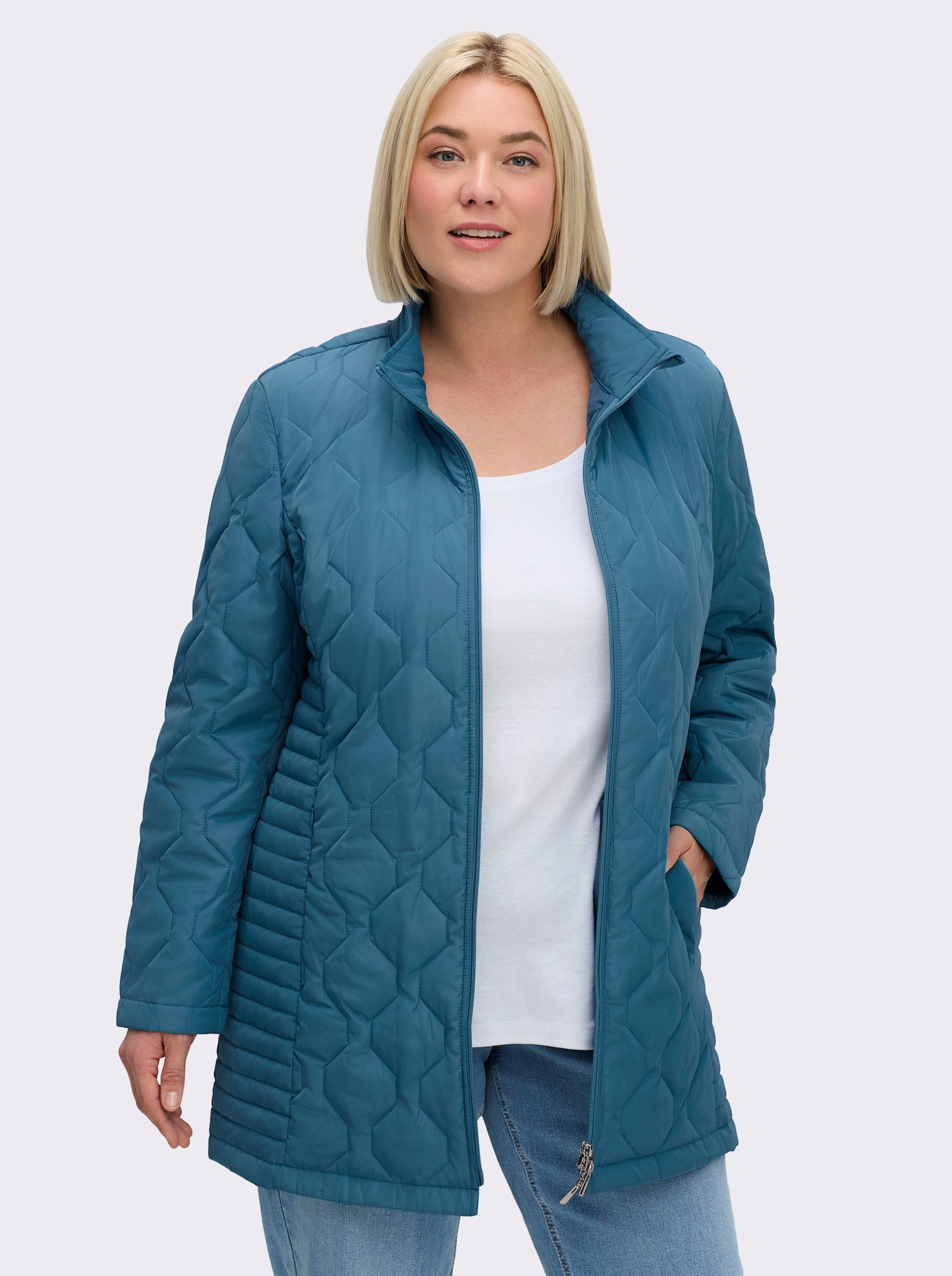 sheego Steppjacke mit Wellen- und Quersteppung - topas