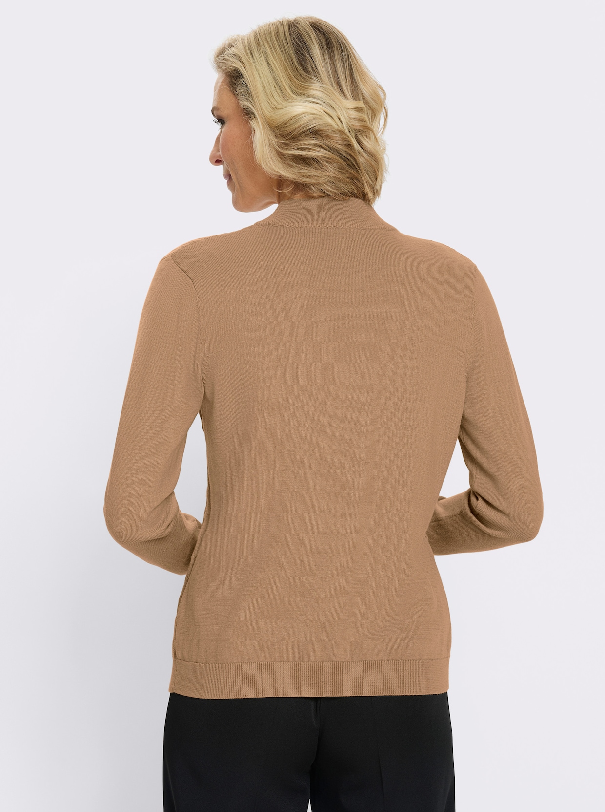 Pullover met opstaande kraag en kabelpatroon - camel
