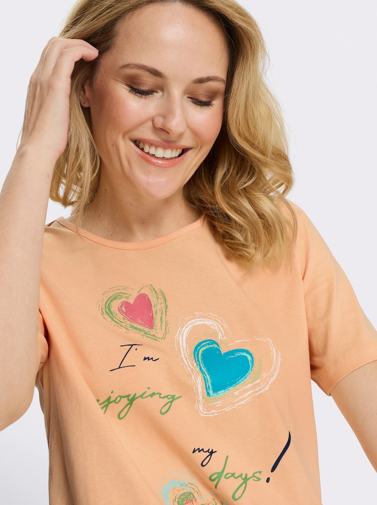 Kurzarmshirt mit platziertem Herz-Print - apricot-reseda