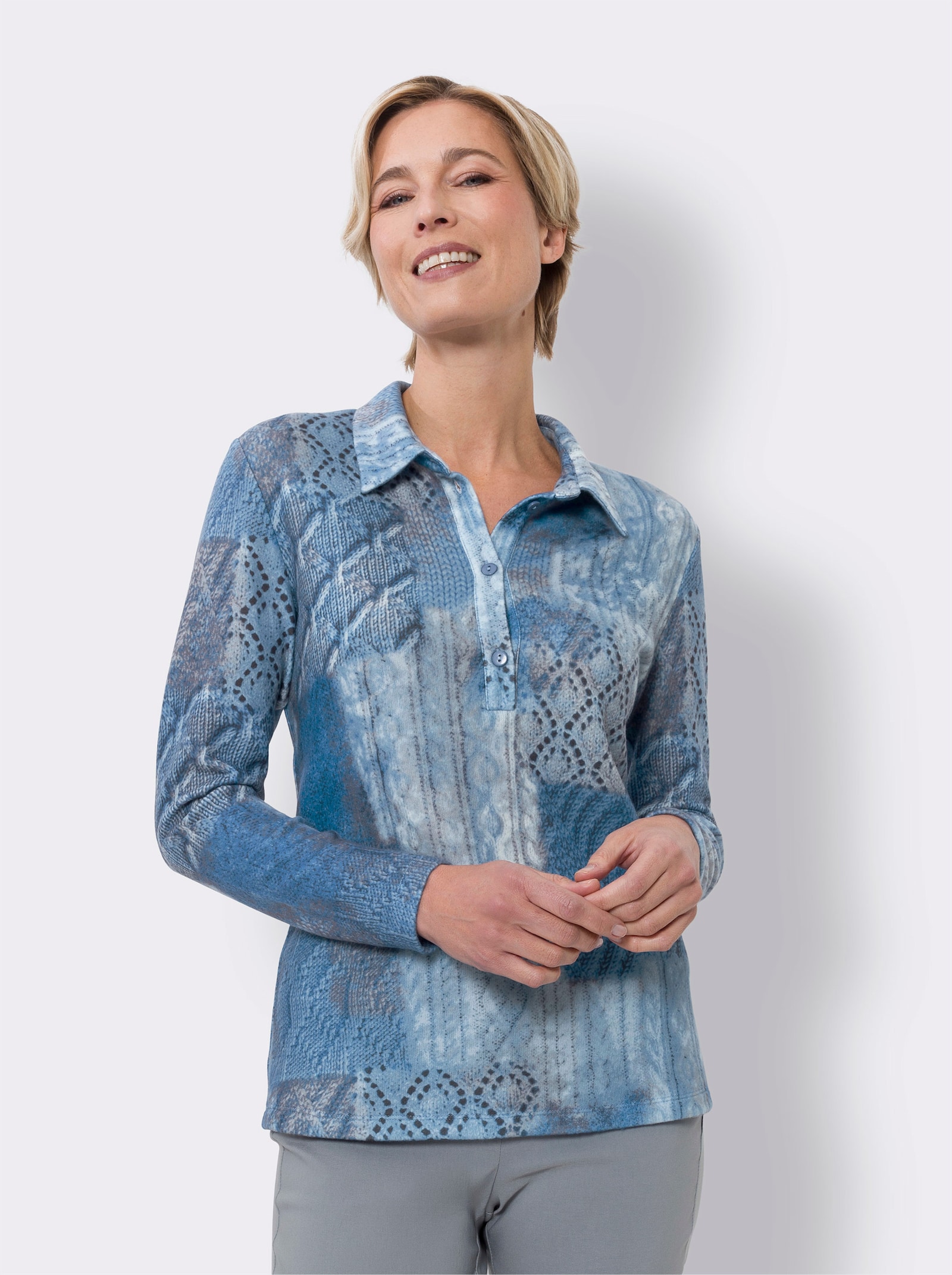 Finstickad tröja i patchworklook - ljusblå-grå, med tryck