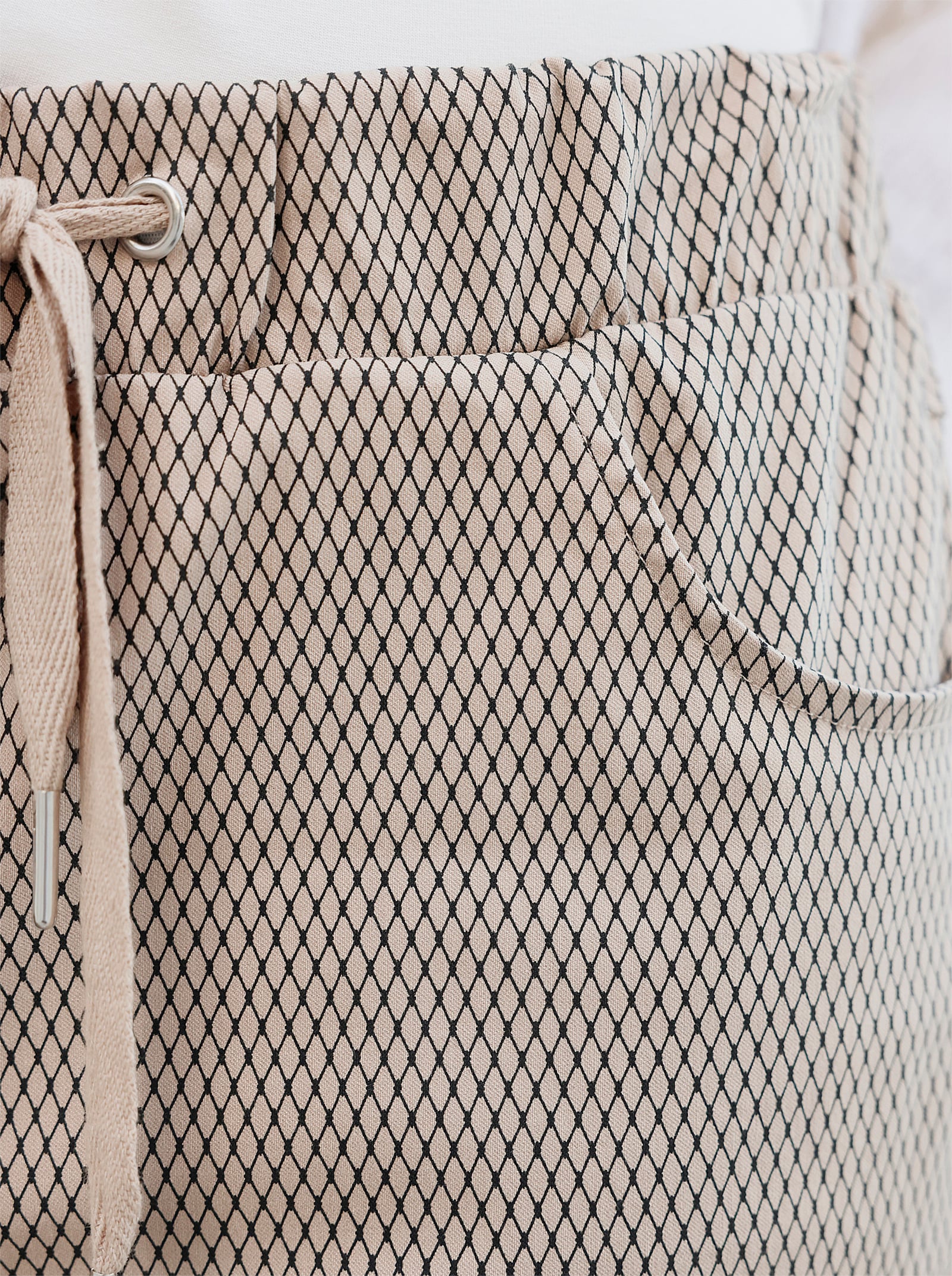 heine Druckhose in Crinkle-Optik - sesam-schwarz-bedruckt