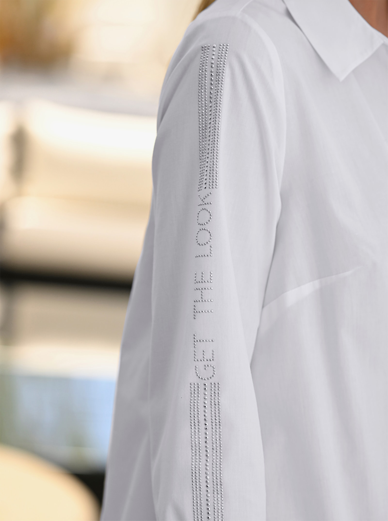 heine Halenka s dlouhým rukávem mírně rozšířeného střihu - bílá