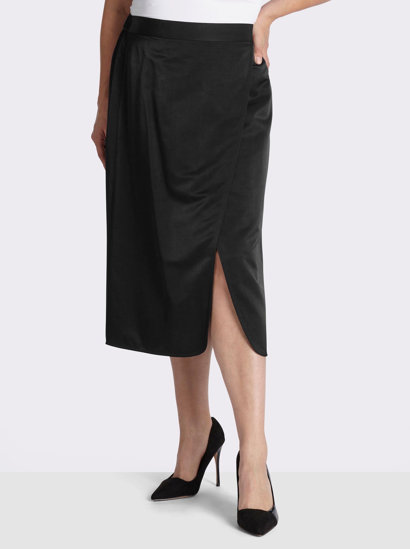 sheego Satinrock in Wickeloptik - schwarz