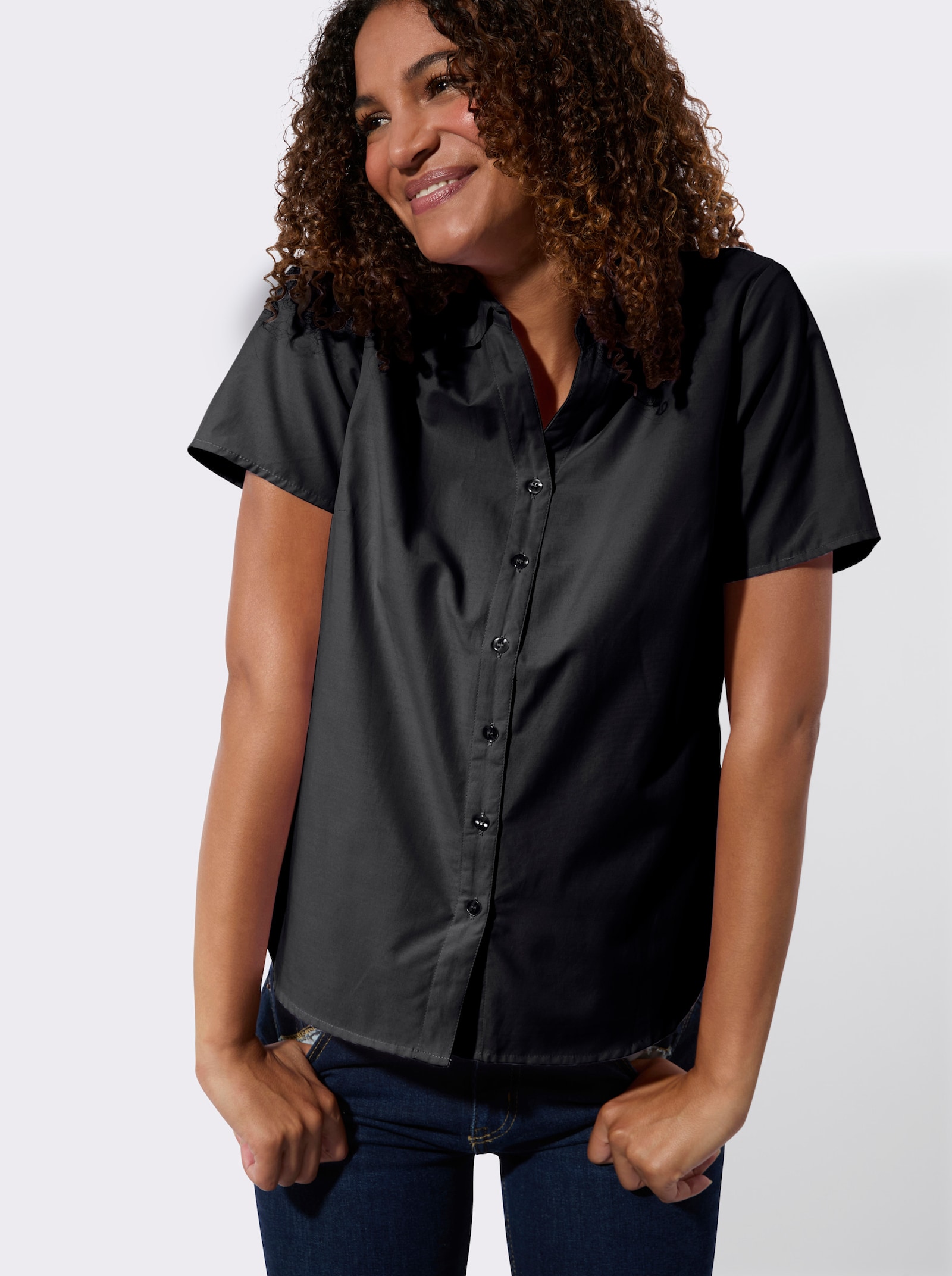 Kurzarmbluse mit weitegebender Kellerfalte - schwarz