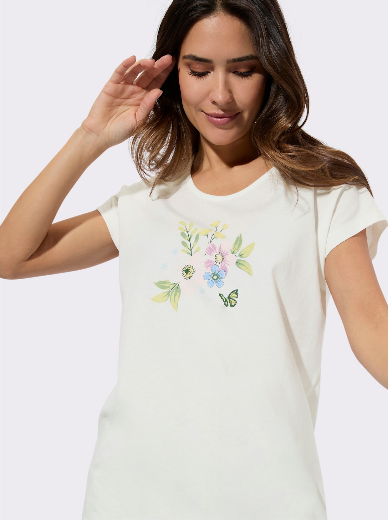 Kortärmad pyjamas i blommönster - ecru-eukalyptus, med tryck