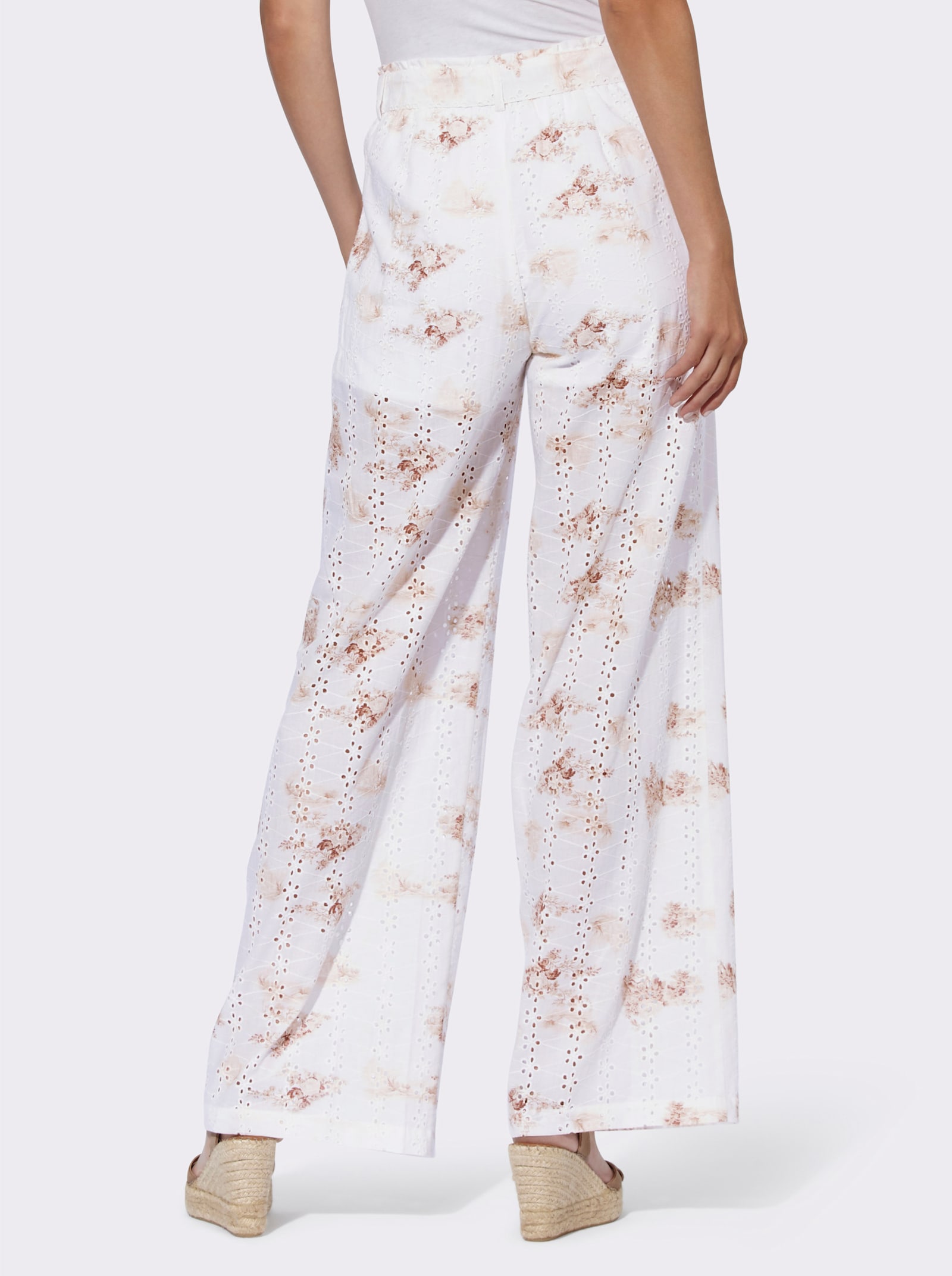 heine Druckhose mit Lochstickerei - weiß-camel-bedruckt