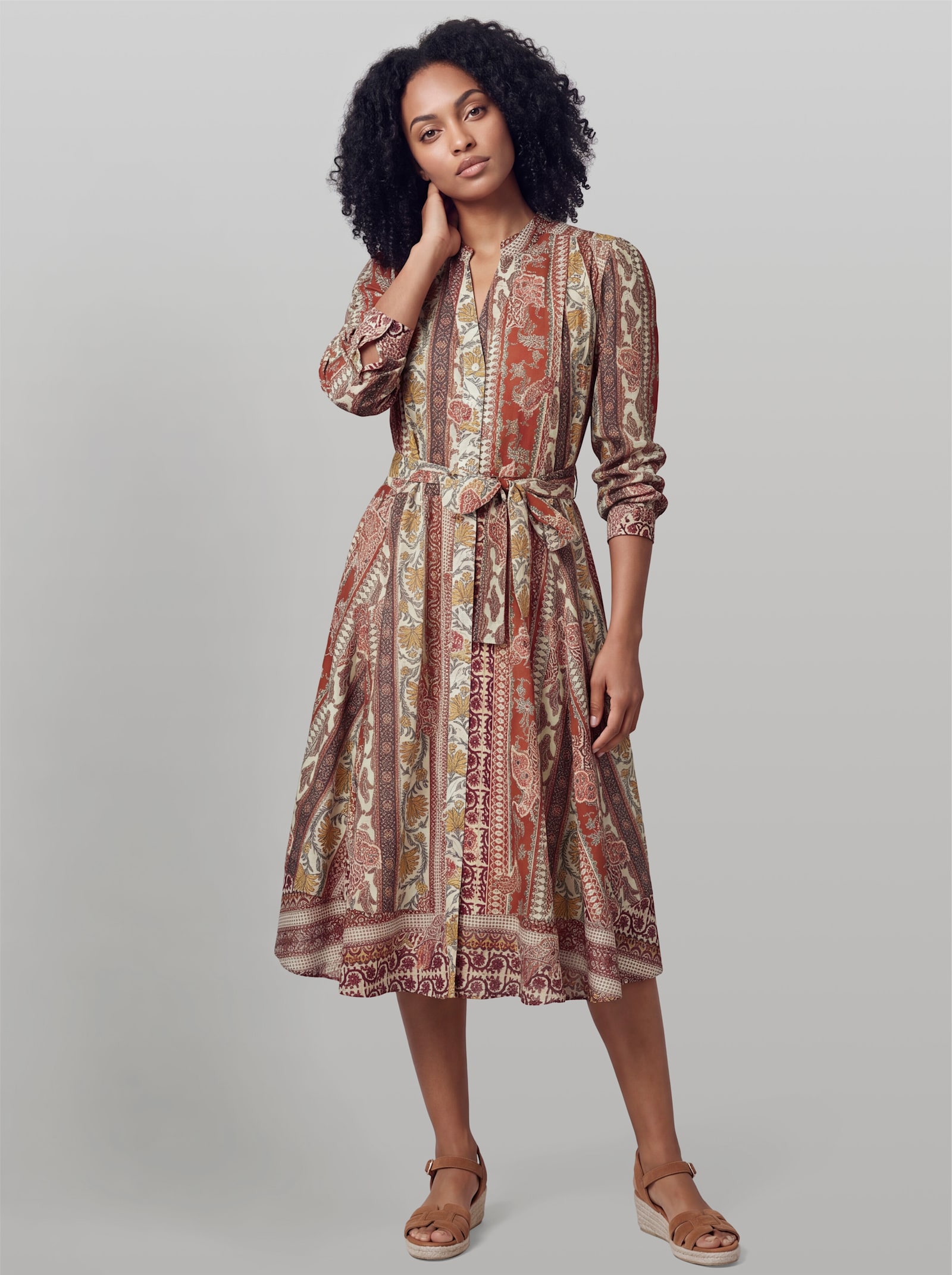 heine Baumwollkleid mit Bindegürtel - sand-rostrot-bedruckt