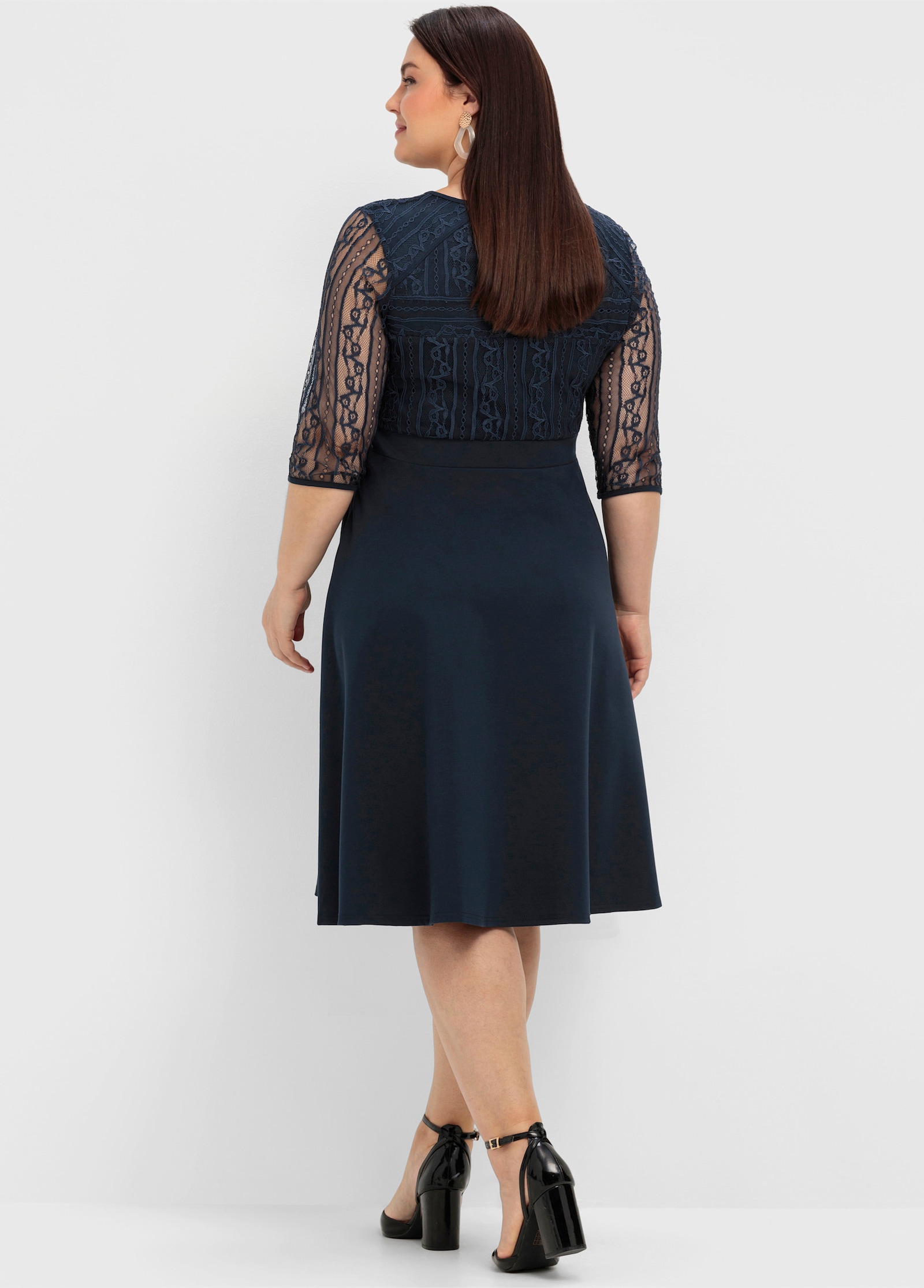sheego Cocktailkleid mit Spitze - nachtblau