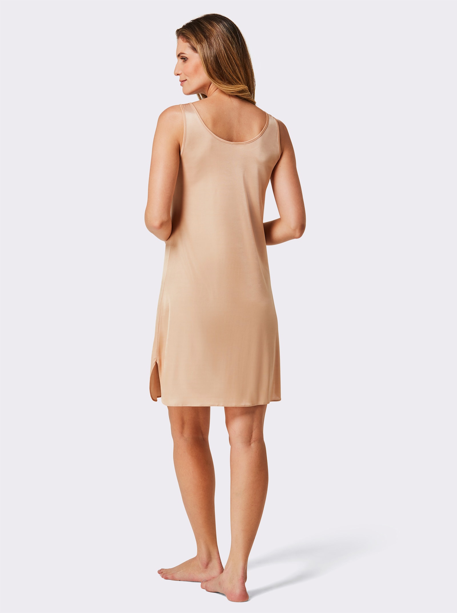 Nina von C. Onderjurk van soepel vallend materiaal - camel